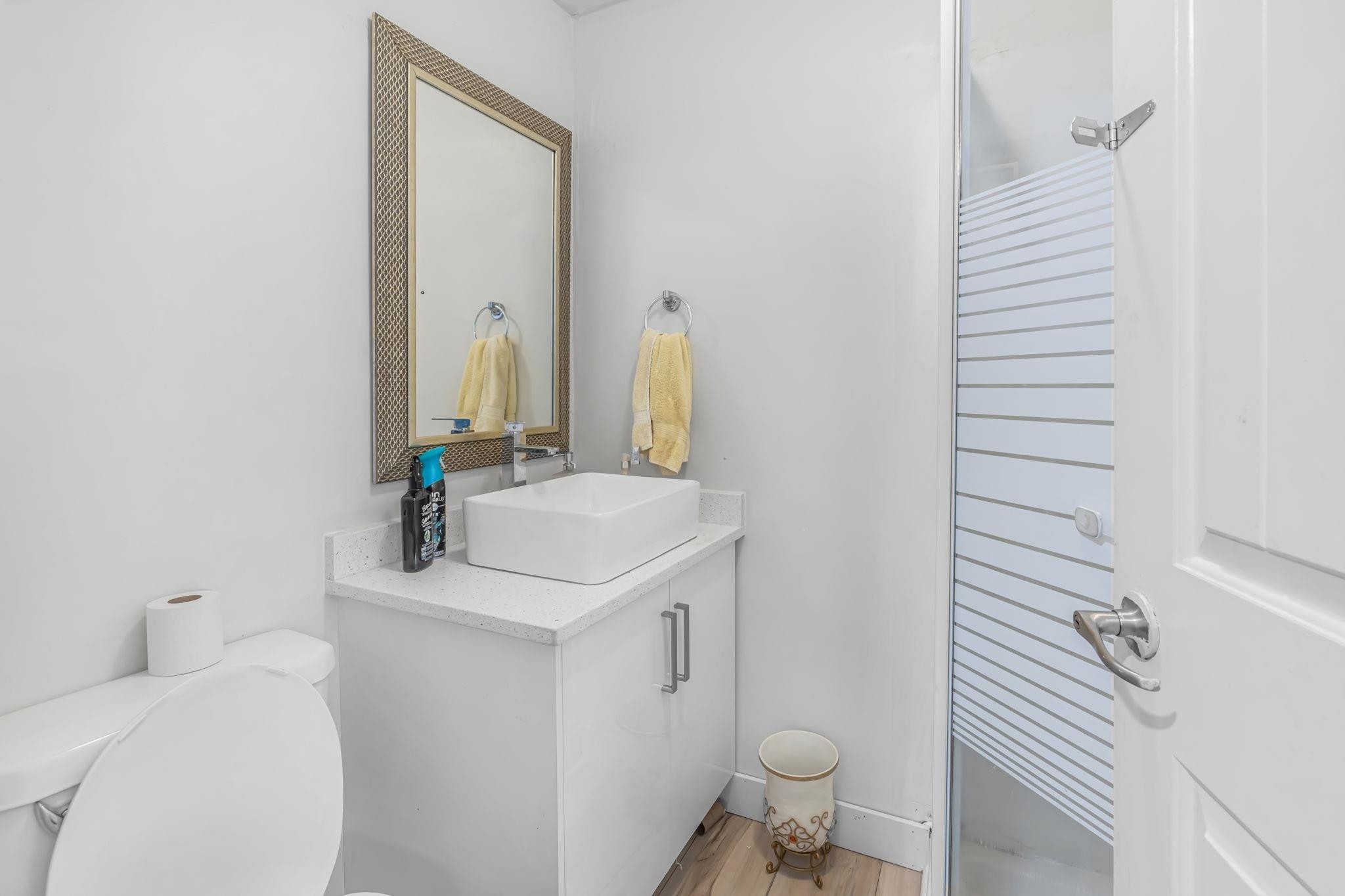 









13906


68

Avenue,
Surrey,




BC
V3W 2H1

