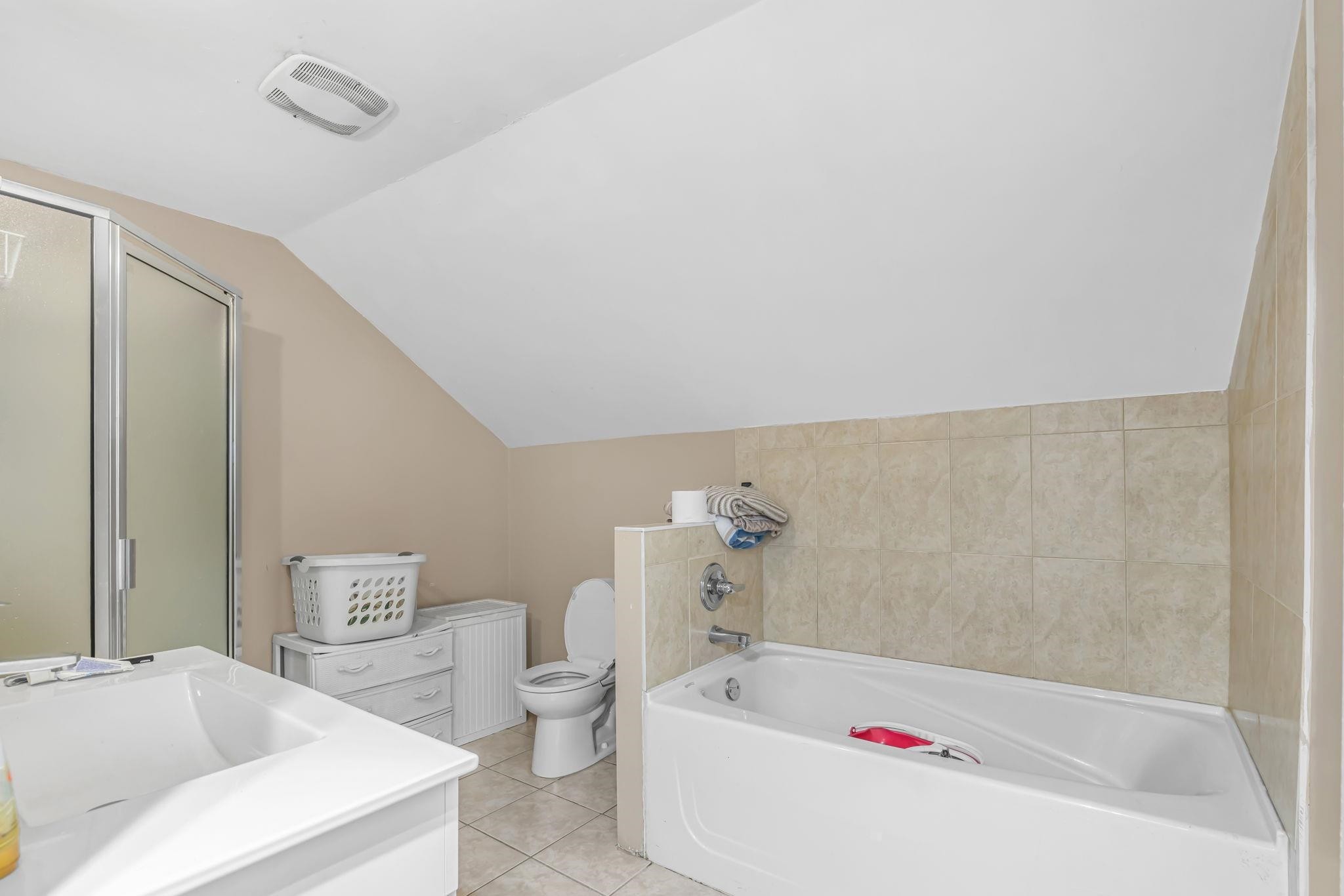 









13906


68

Avenue,
Surrey,




BC
V3W 2H1

