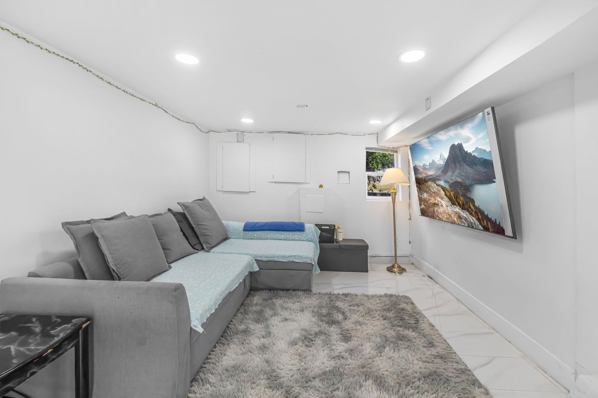 









13906


68

Avenue,
Surrey,




BC
V3W 2H1

