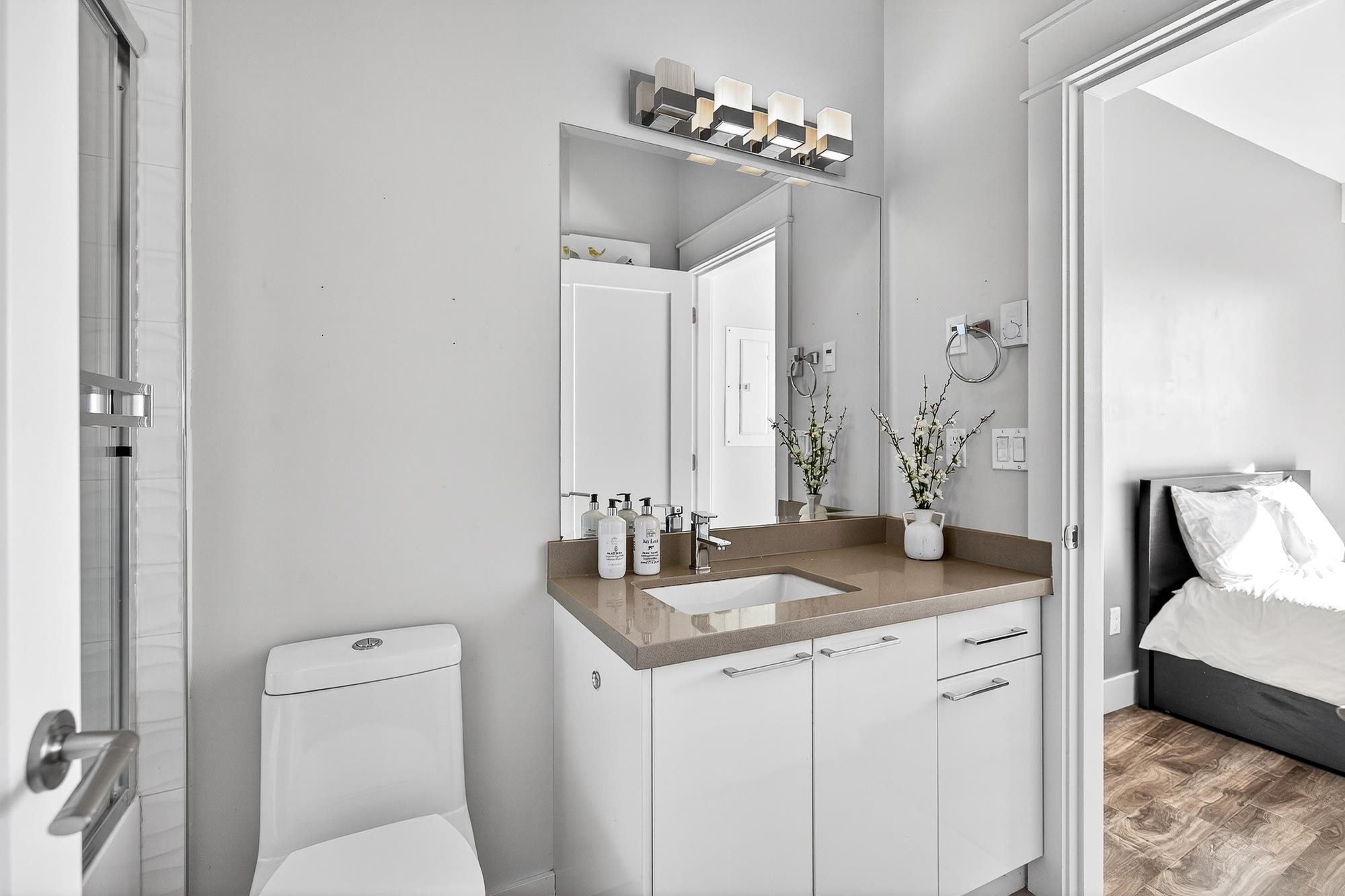 









19228


64

Avenue, 508,
Surrey,




BC
V3S 7C9

