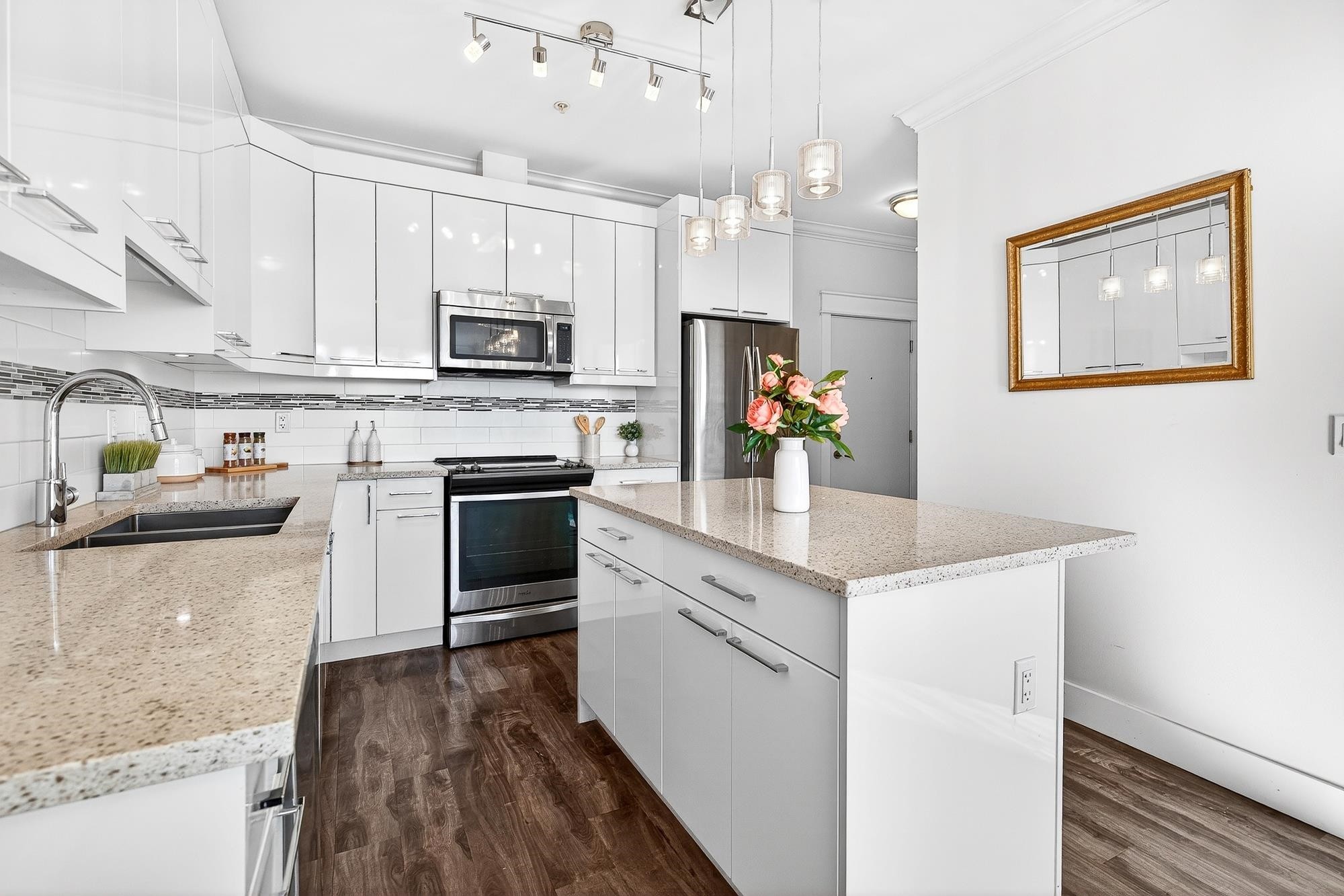 









19228


64

Avenue, 508,
Surrey,




BC
V3S 7C9

