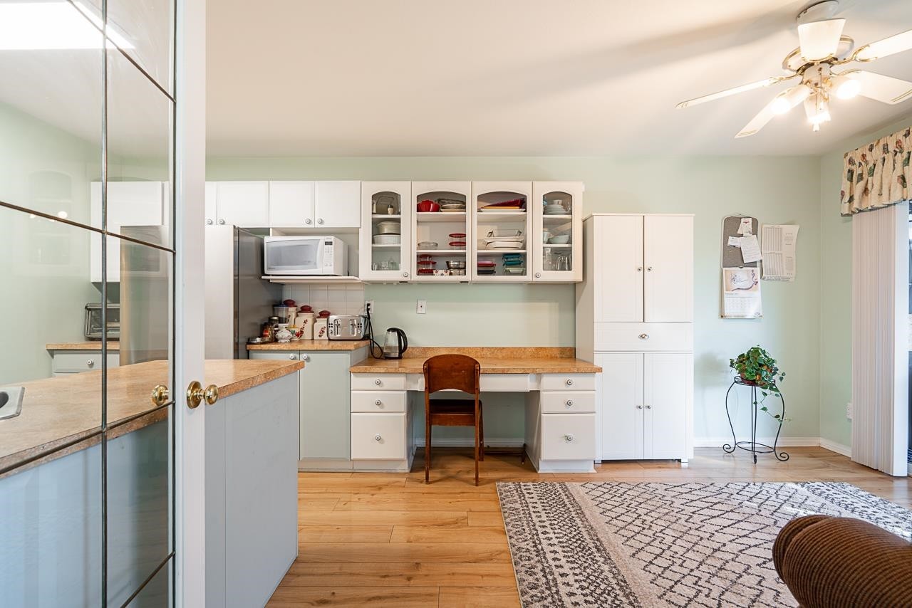 









12165


75

Avenue, 23,
Surrey,




BC
V3W 0W7

