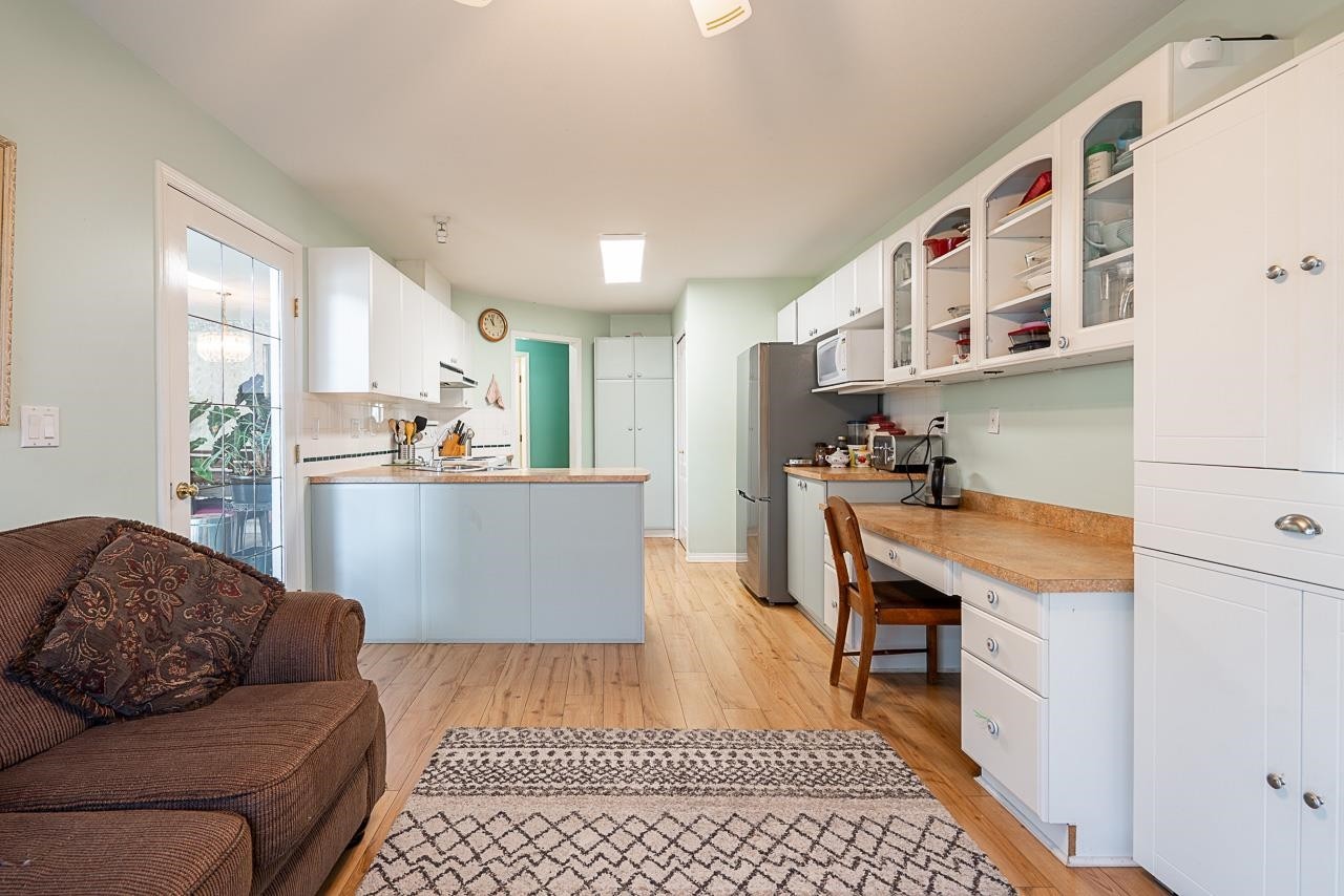 









12165


75

Avenue, 23,
Surrey,




BC
V3W 0W7

