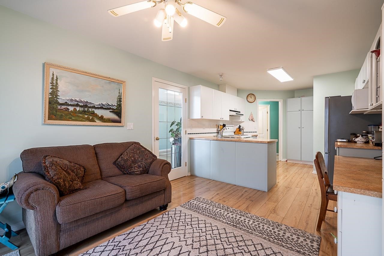 









12165


75

Avenue, 23,
Surrey,




BC
V3W 0W7

