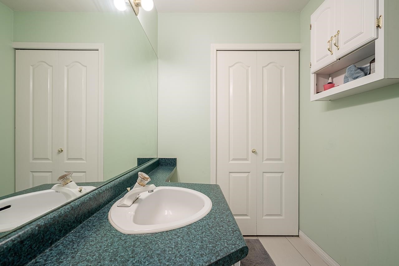 









12165


75

Avenue, 23,
Surrey,




BC
V3W 0W7

