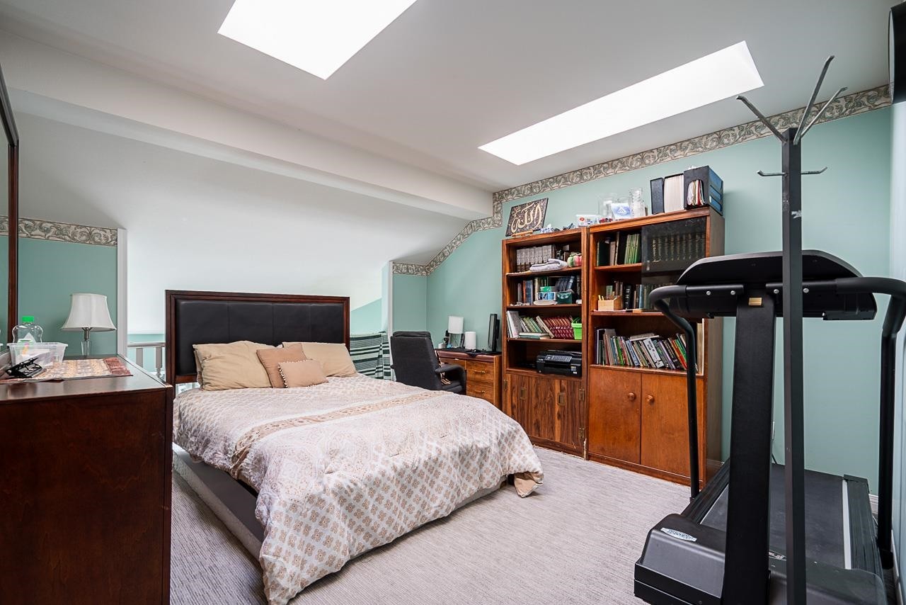 









12165


75

Avenue, 23,
Surrey,




BC
V3W 0W7

