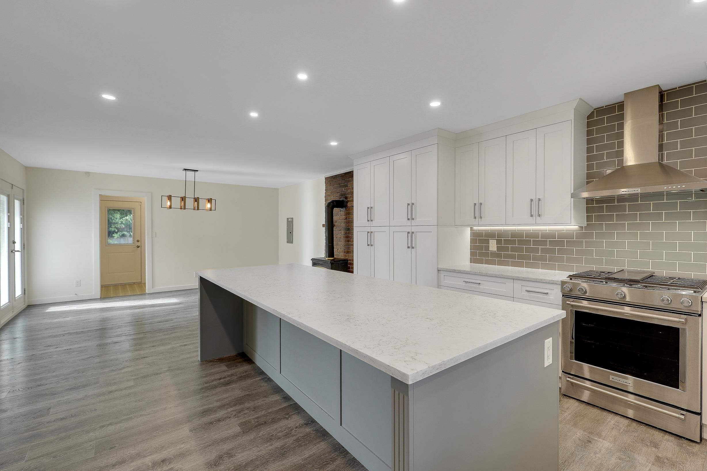 









9671


153a

Street,
Surrey,




BC
V3R 4J1

