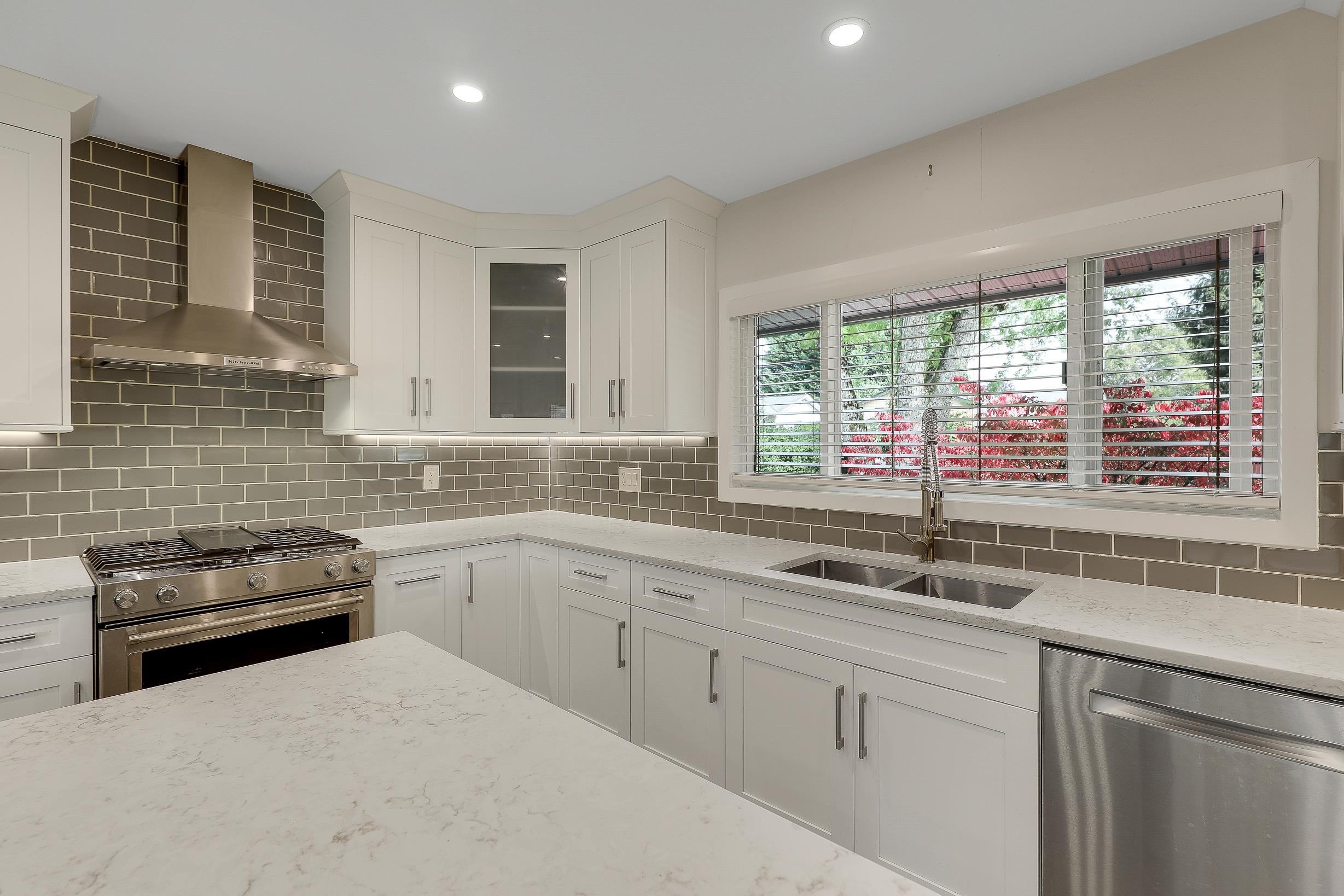 









9671


153a

Street,
Surrey,




BC
V3R 4J1

