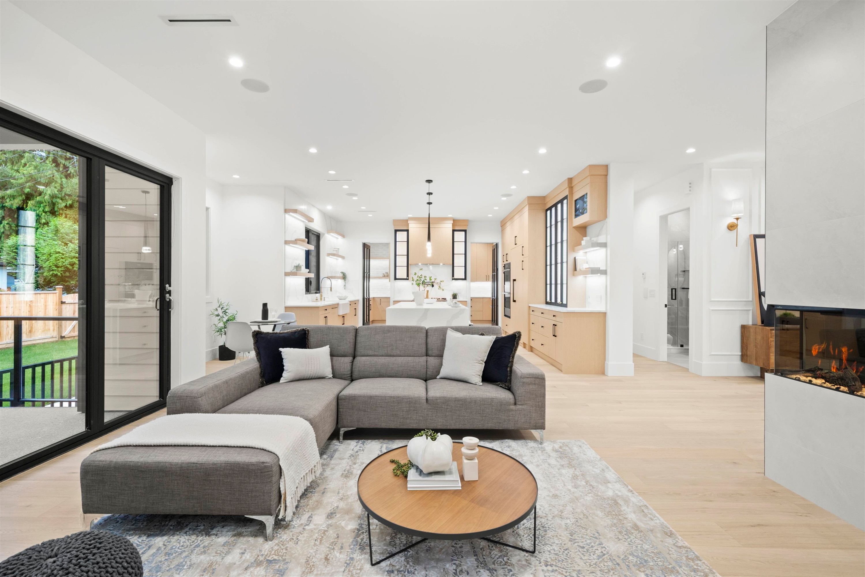 









15420


27a

Avenue,
Surrey,




BC
V4P 1E9

