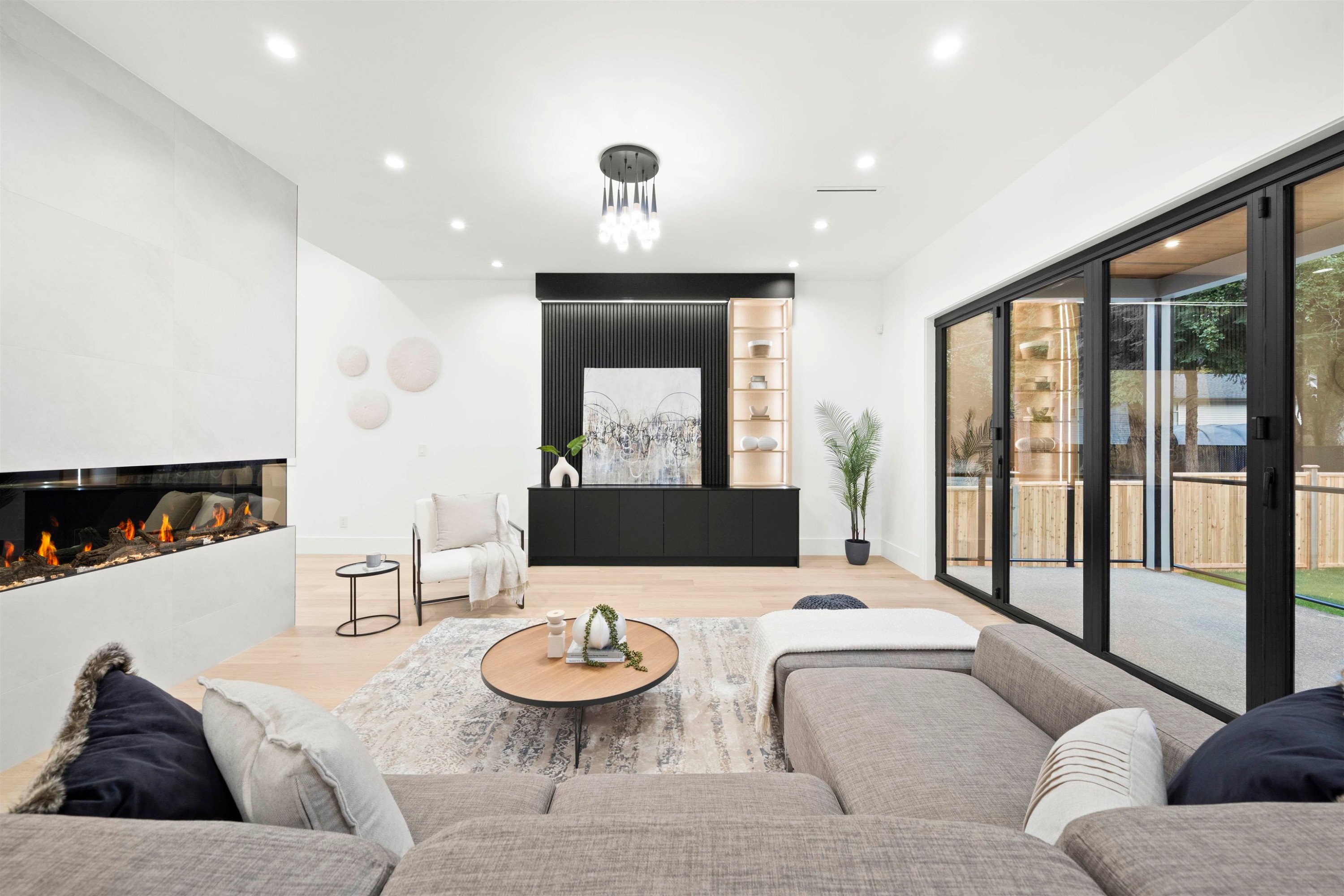 









15420


27a

Avenue,
Surrey,




BC
V4P 1E9

