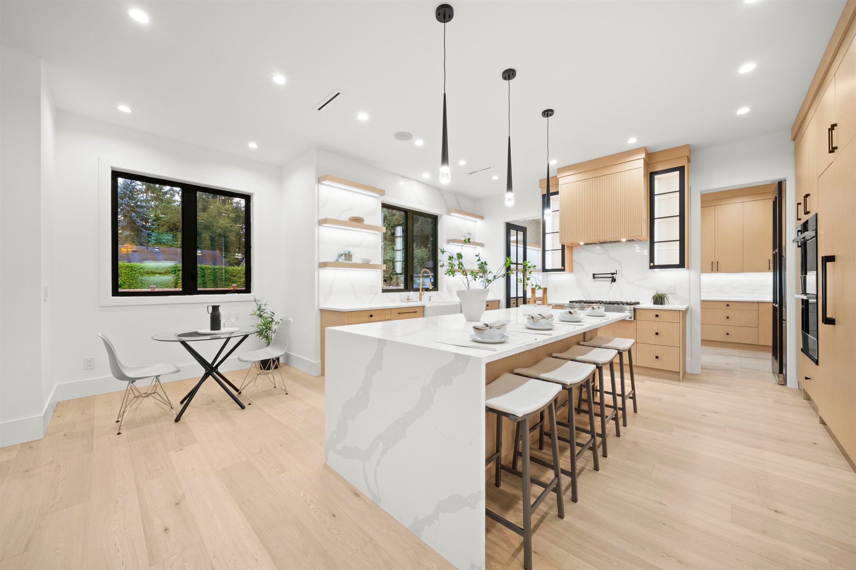 









15420


27a

Avenue,
Surrey,




BC
V4P 1E9

