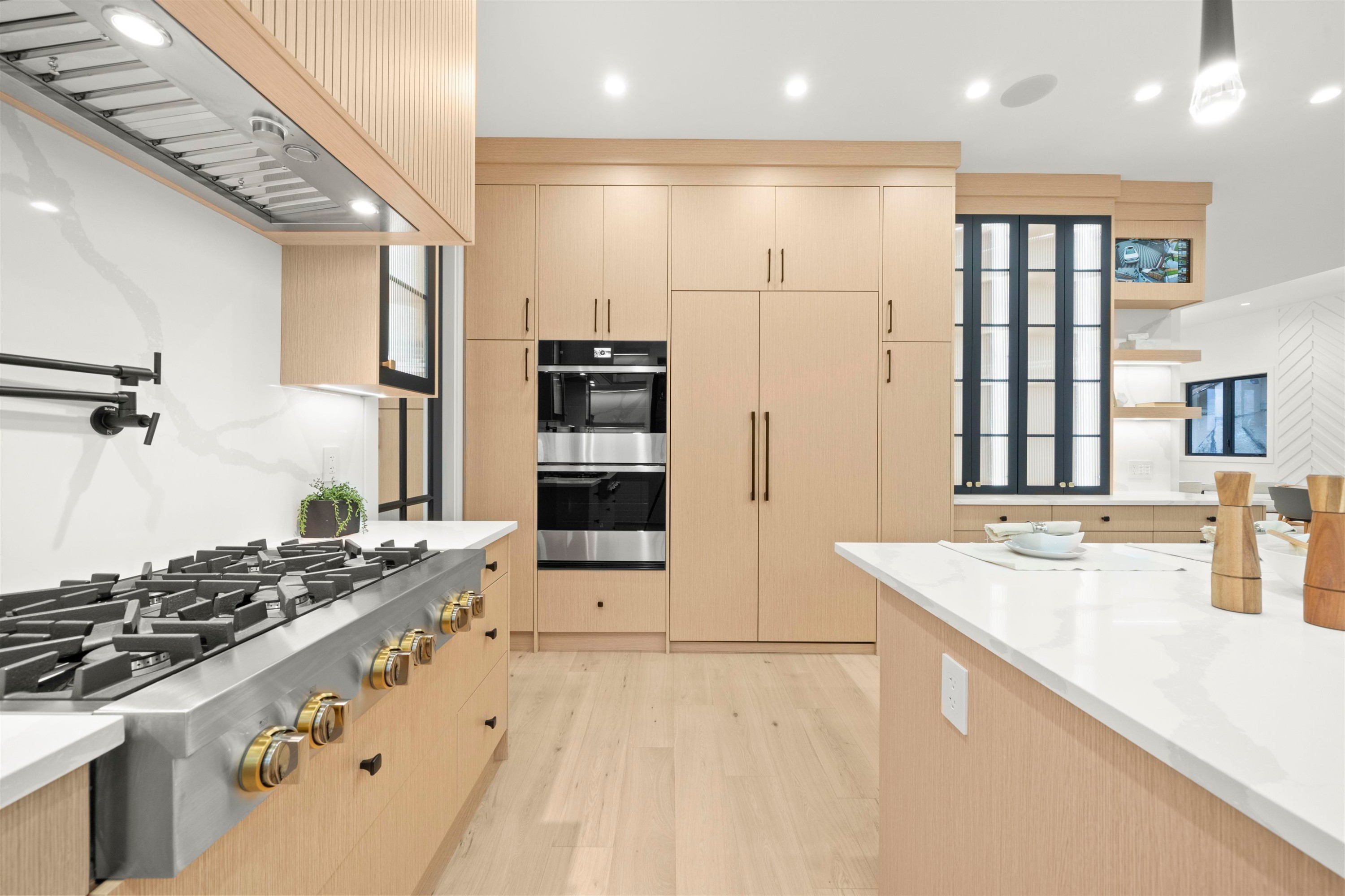 









15420


27a

Avenue,
Surrey,




BC
V4P 1E9

