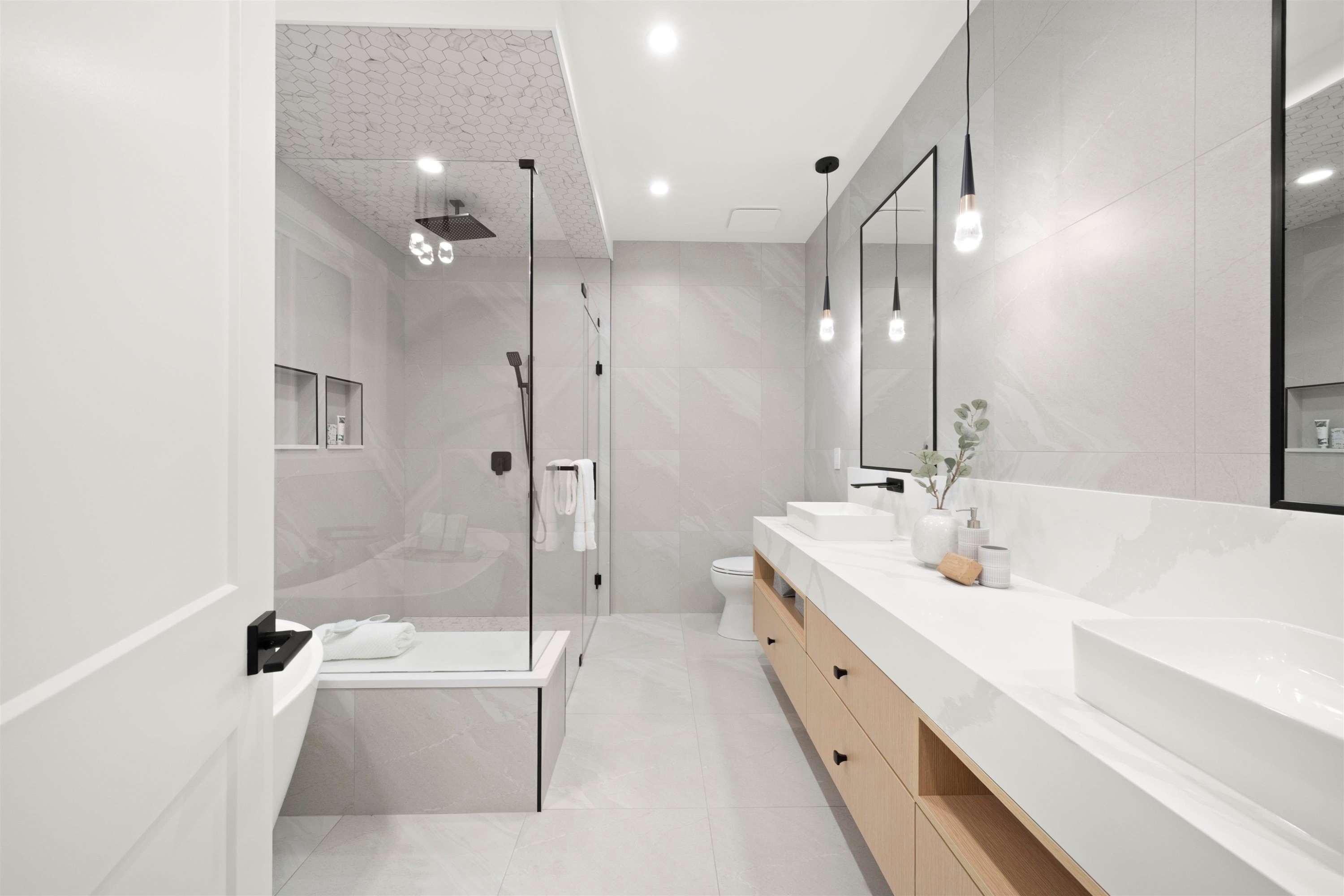 









15420


27a

Avenue,
Surrey,




BC
V4P 1E9

