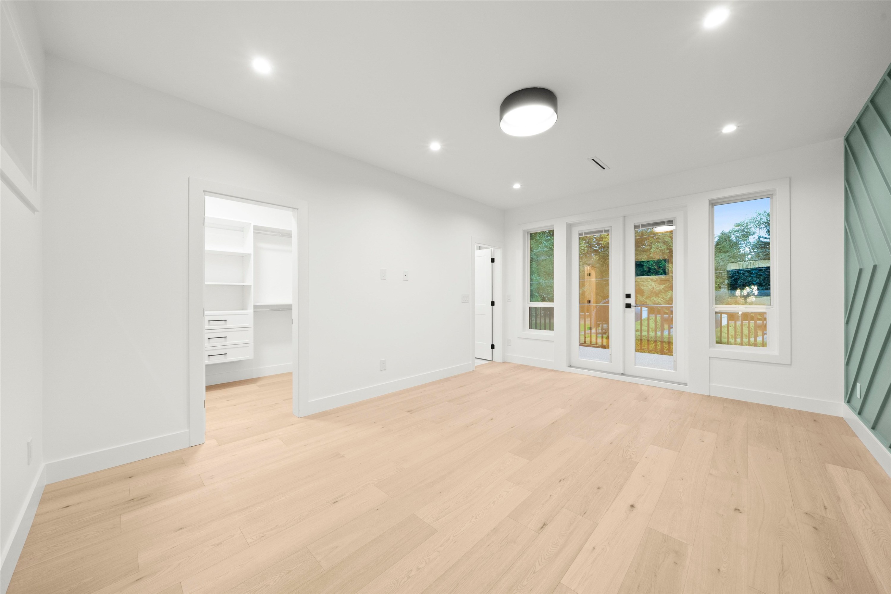 









15420


27a

Avenue,
Surrey,




BC
V4P 1E9

