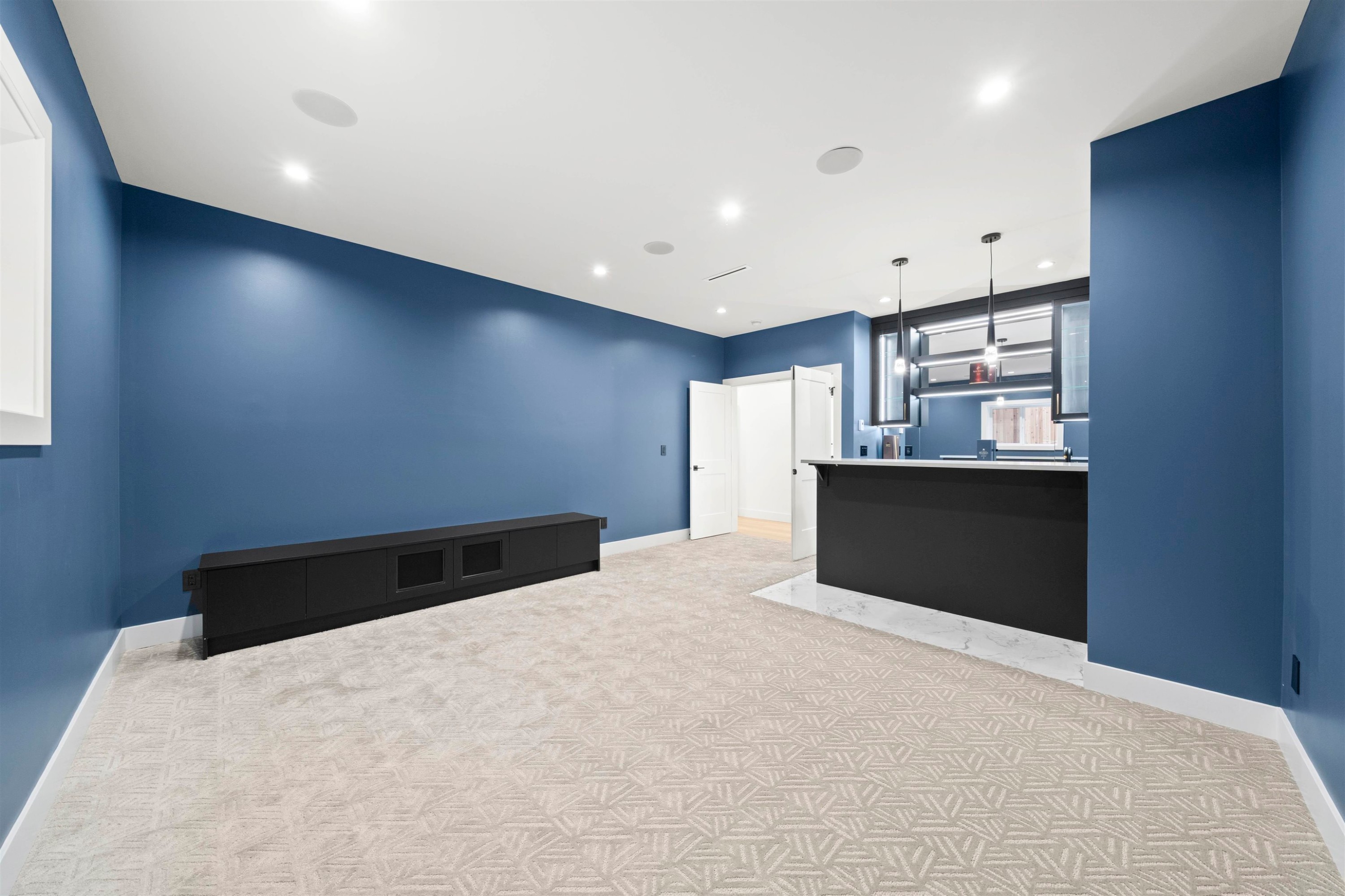 









15420


27a

Avenue,
Surrey,




BC
V4P 1E9

