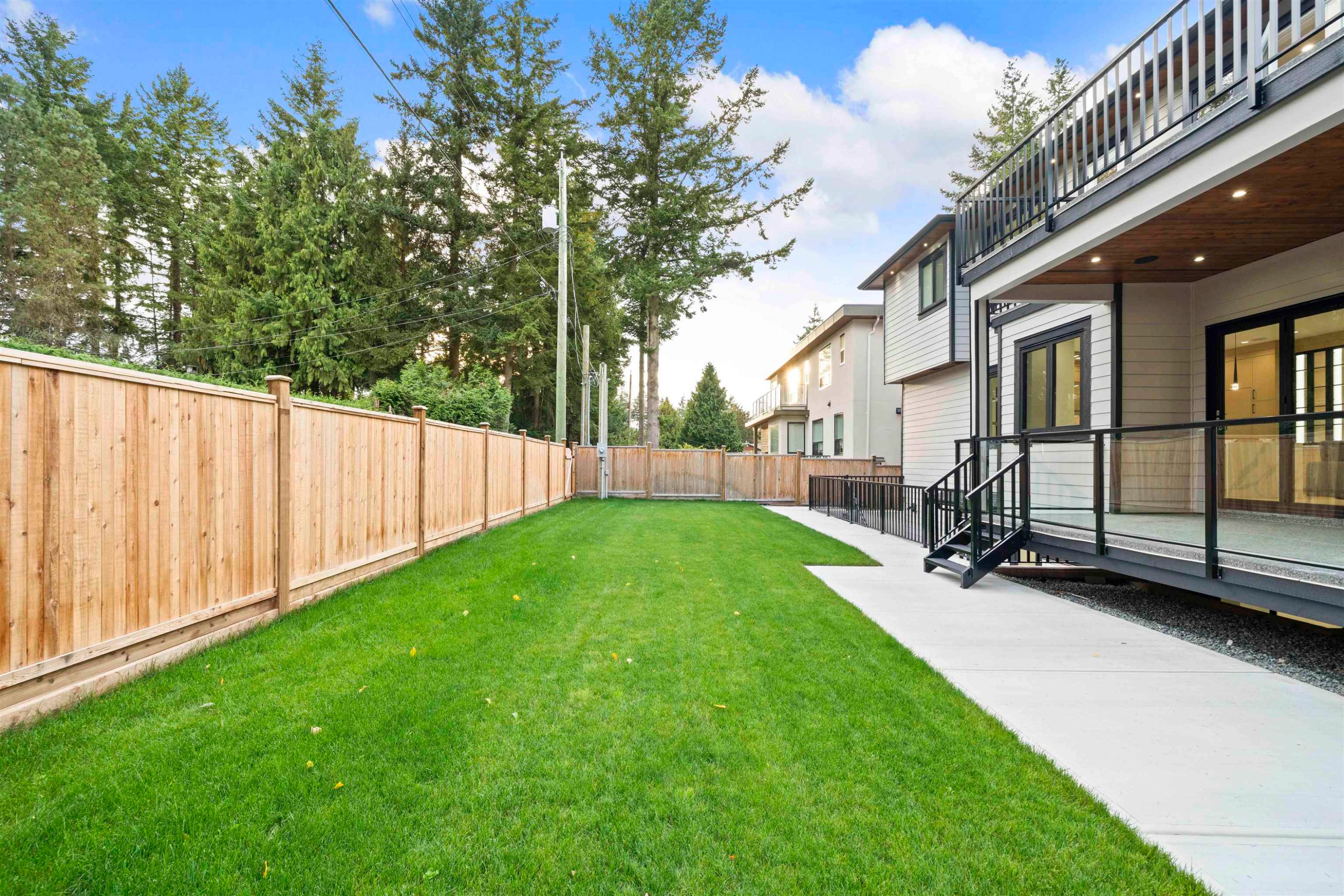 









15420


27a

Avenue,
Surrey,




BC
V4P 1E9

