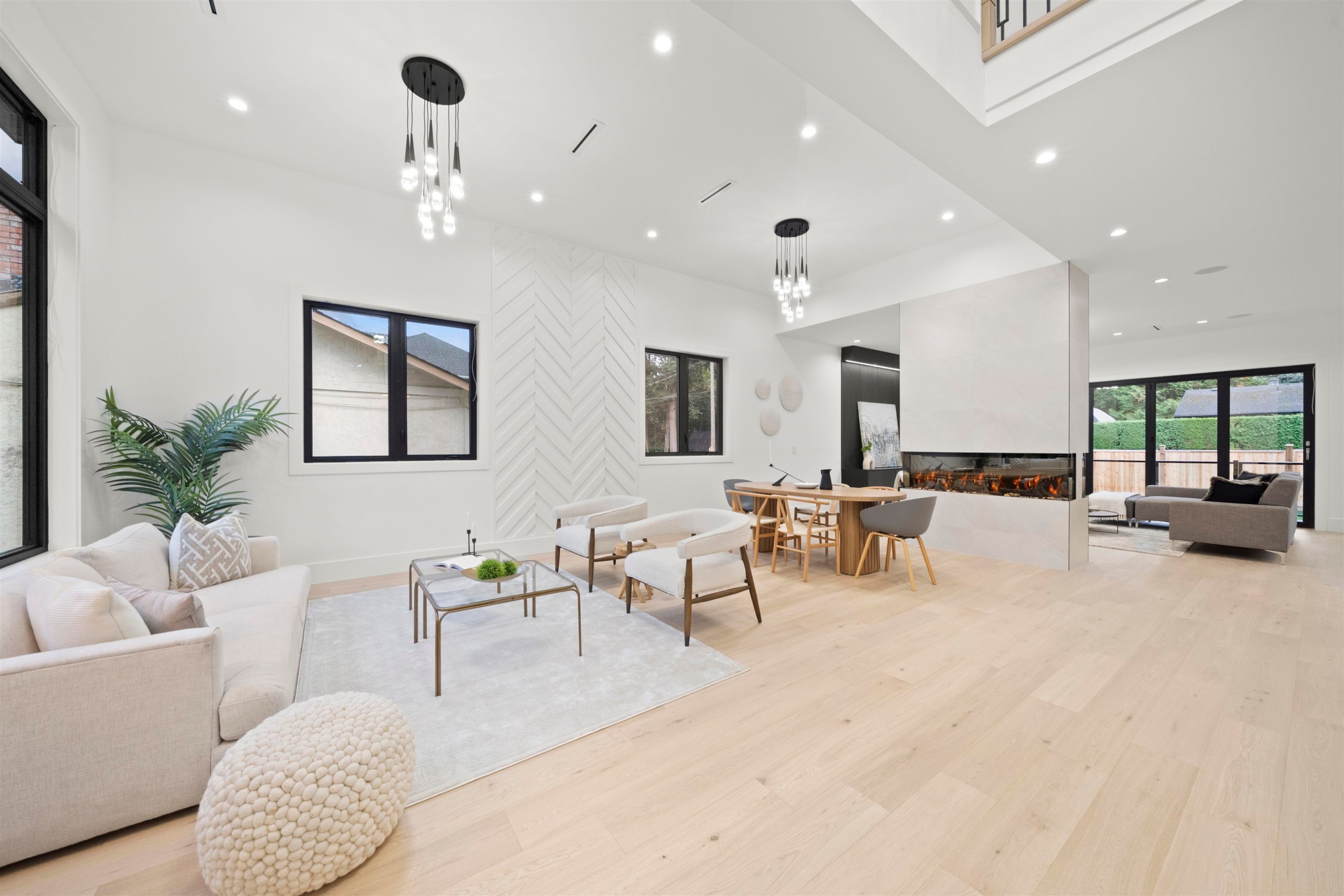 









15420


27a

Avenue,
Surrey,




BC
V4P 1E9

