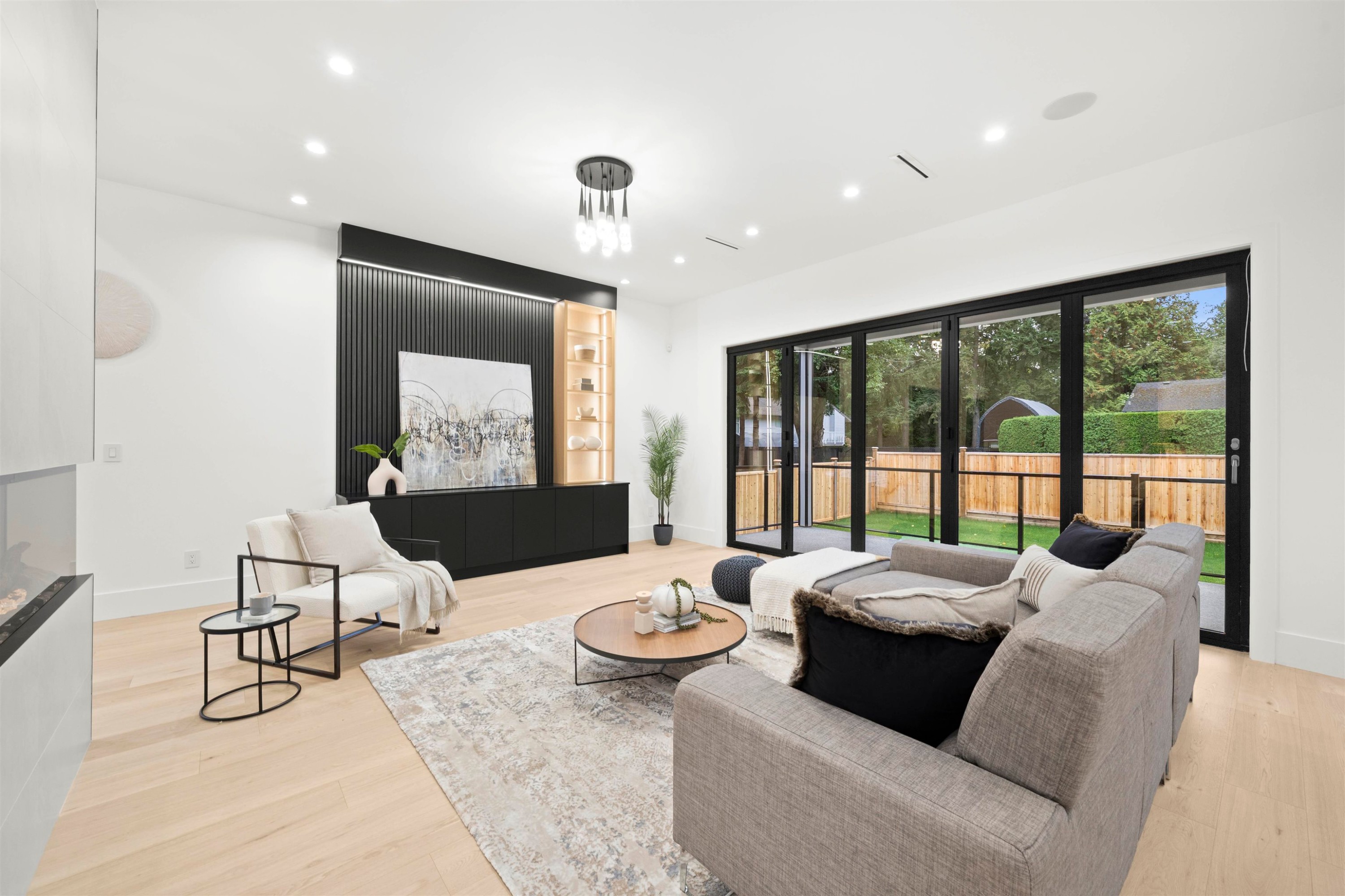 









15420


27a

Avenue,
Surrey,




BC
V4P 1E9

