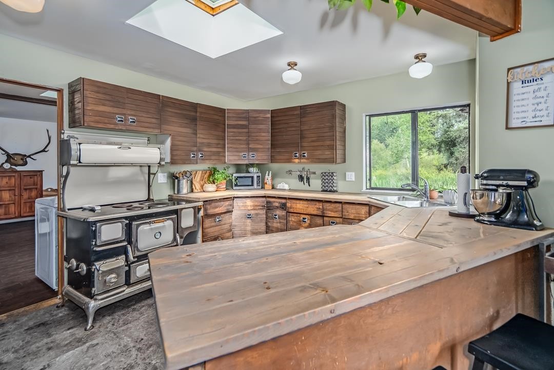 









26559


58

Avenue,
Langley,




BC
V4W 1V6


