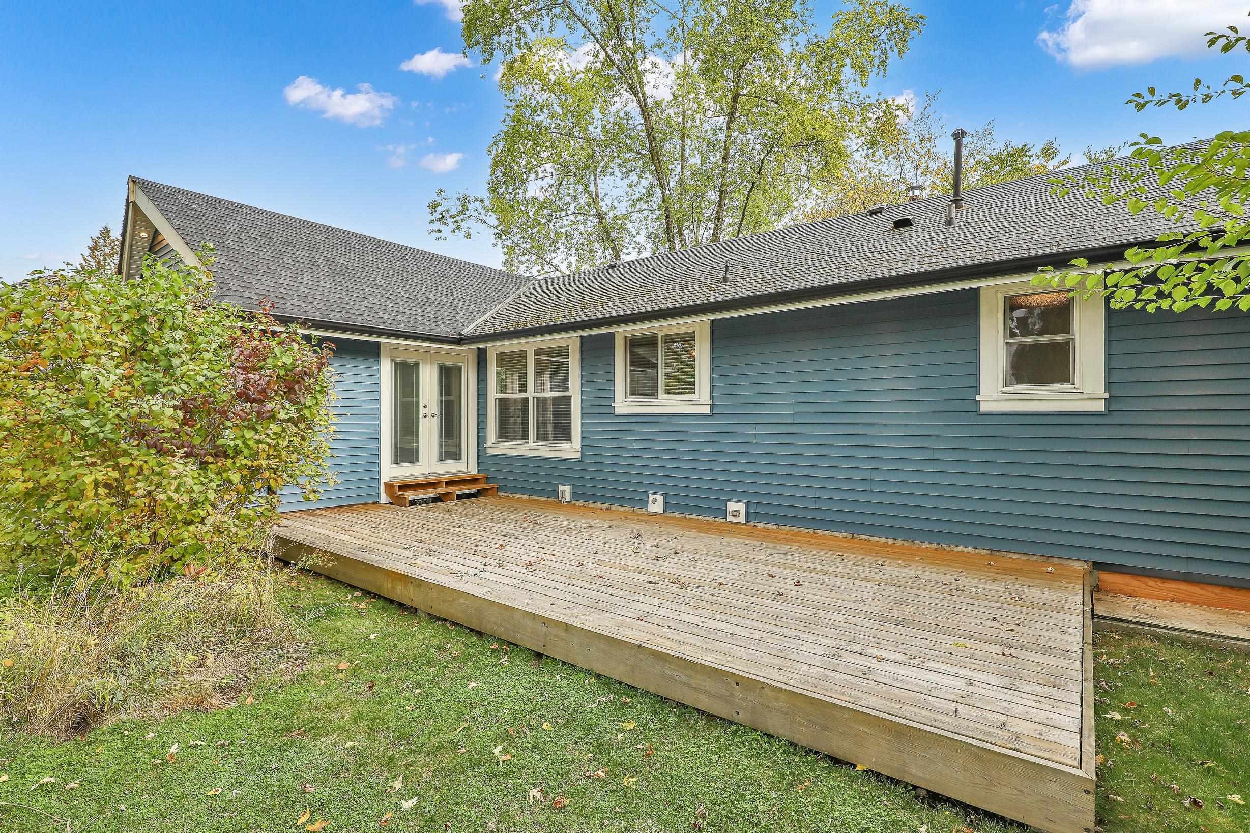 









8182


140b

Street,
Surrey,




BC
V3W 8X3

