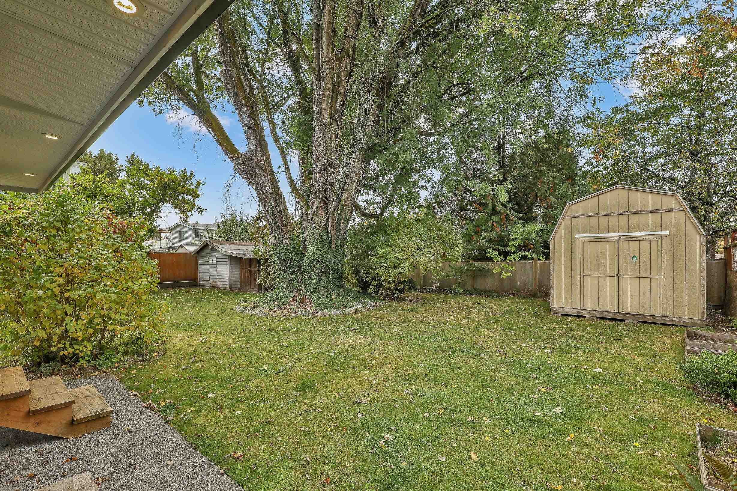 









8182


140b

Street,
Surrey,




BC
V3W 8X3

