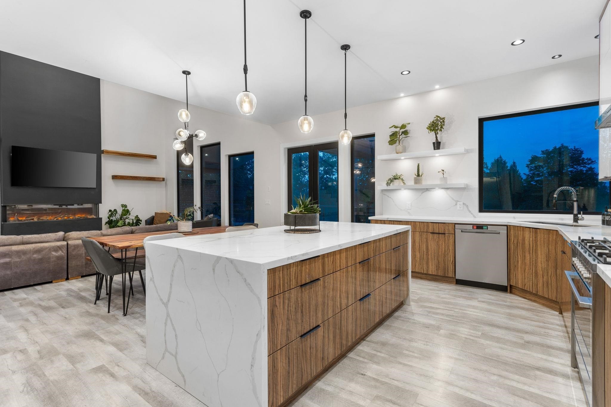 









205


210

Street,
Langley,




BC
V2Z 2G6

