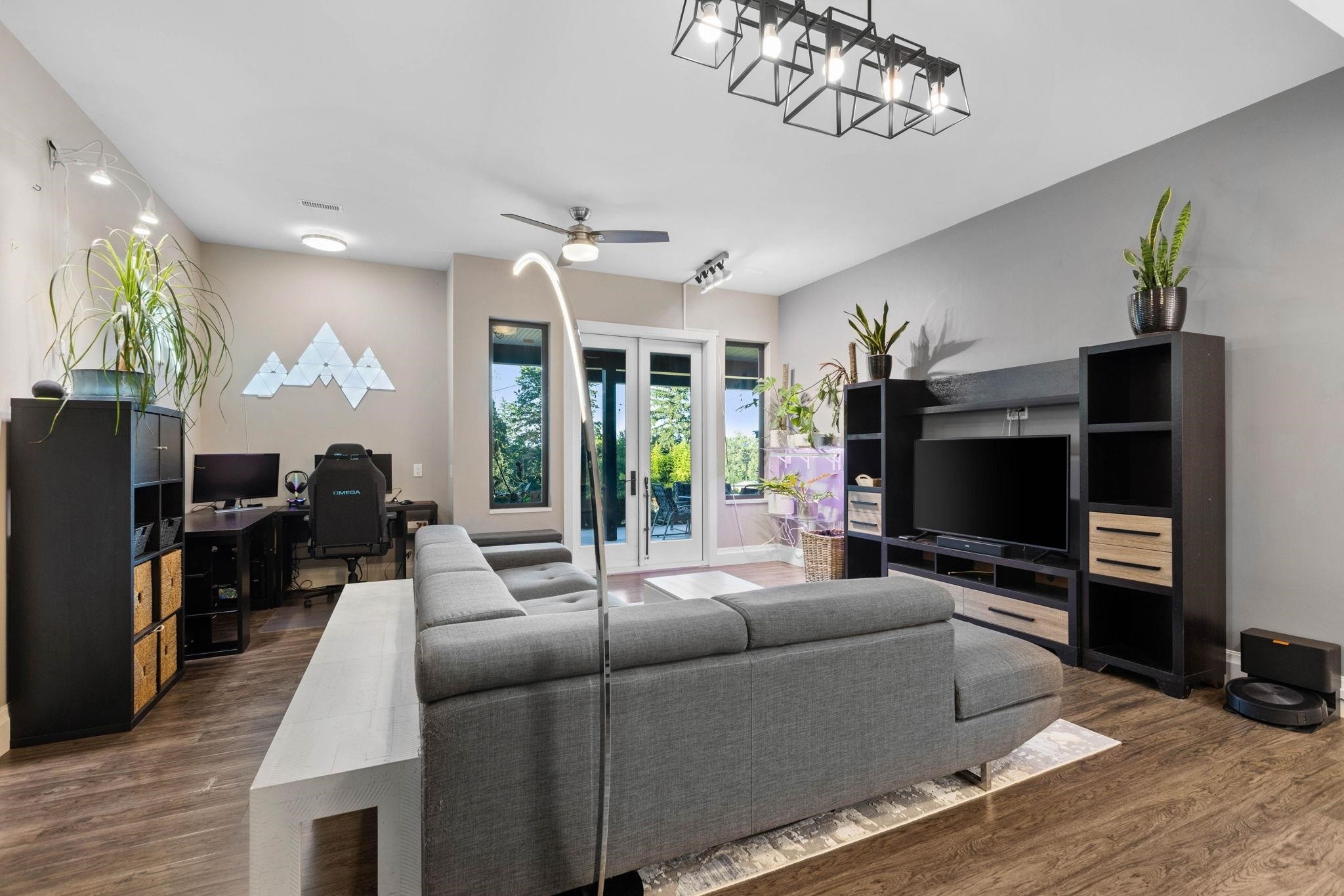 









205


210

Street,
Langley,




BC
V2Z 2G6

