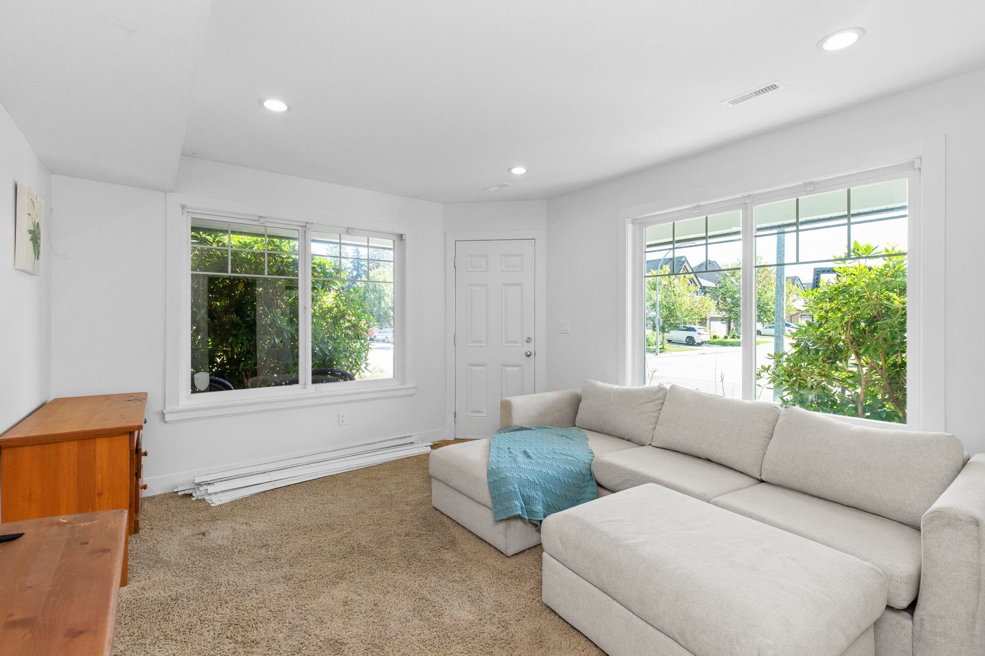 









8637


Maynard

Terrace,
Mission,




BC
V4S 0B7

