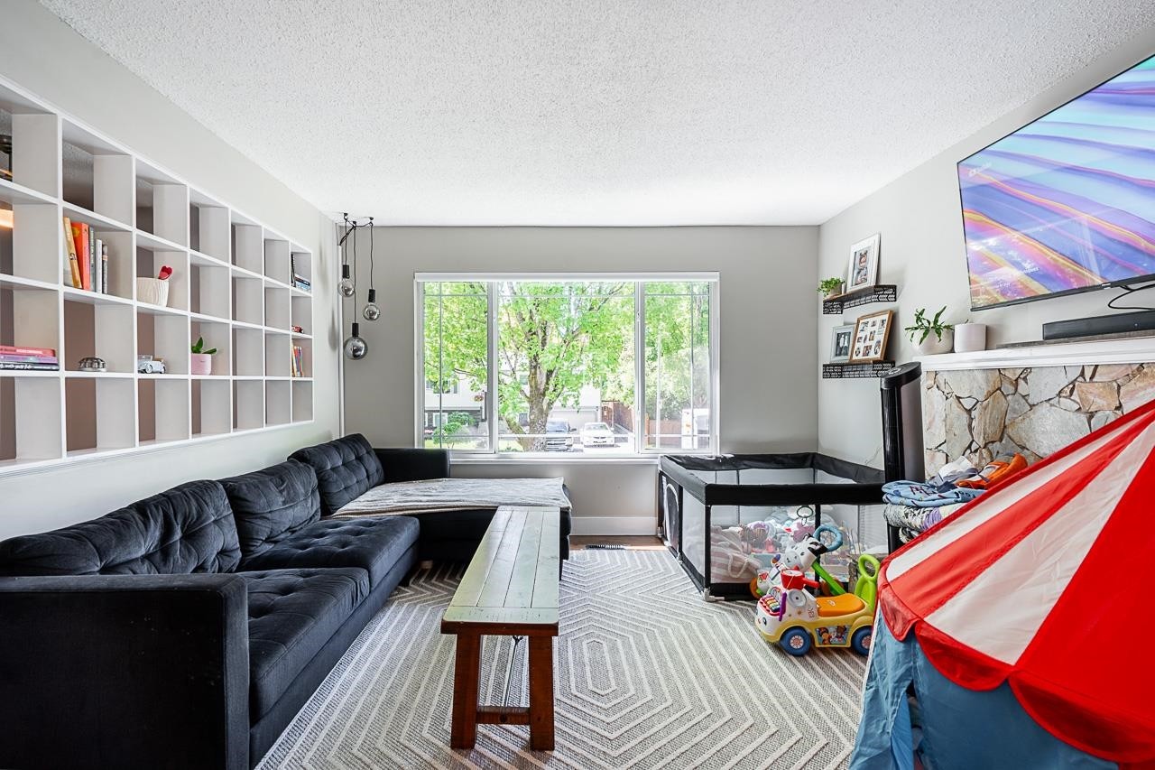 









17223


61b

Avenue,
Surrey,




BC
V3S 5M7

