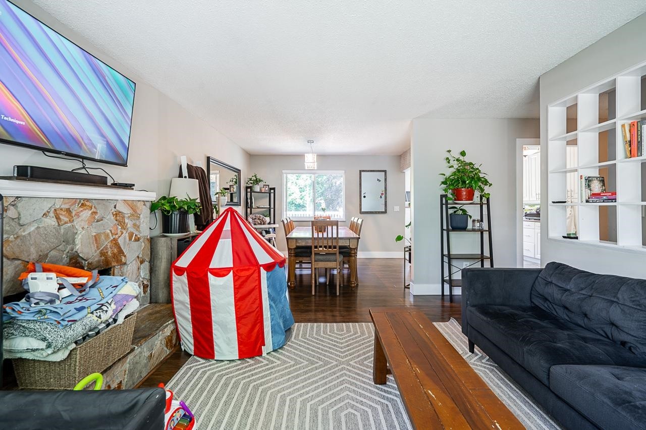 









17223


61b

Avenue,
Surrey,




BC
V3S 5M7

