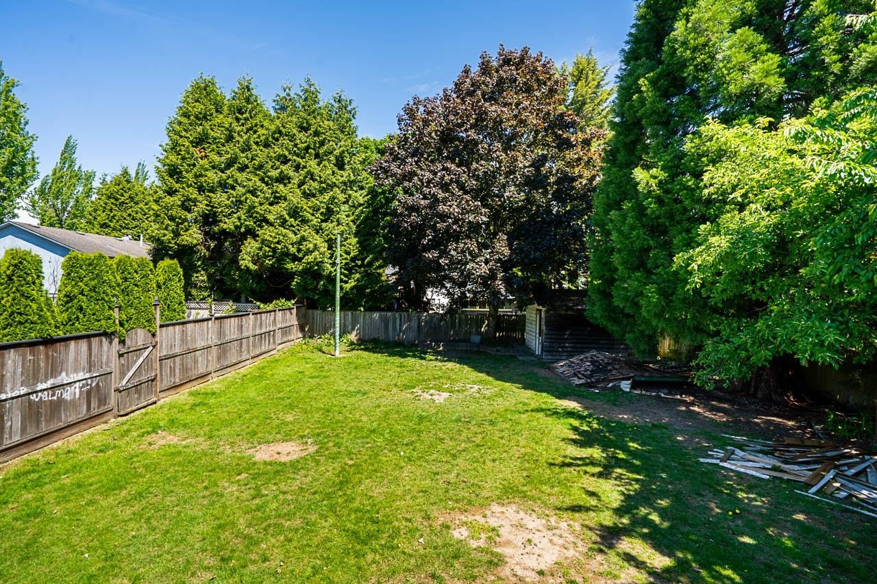









17223


61b

Avenue,
Surrey,




BC
V3S 5M7


