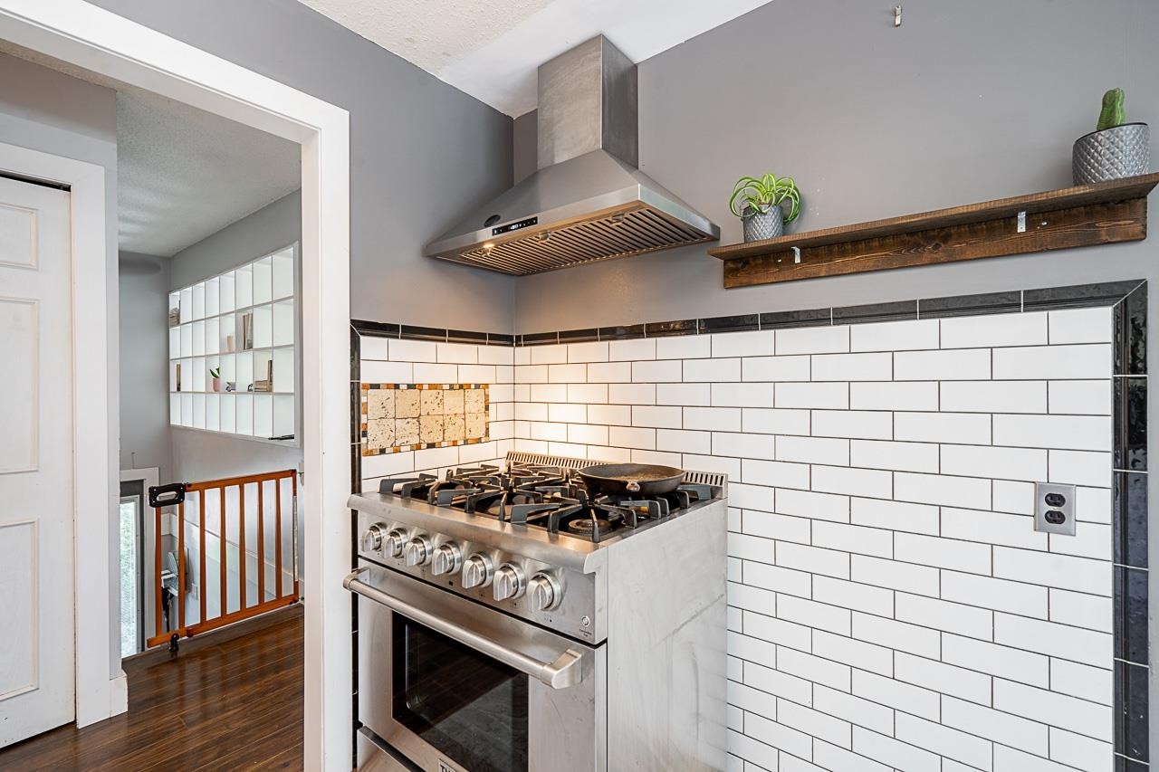 









17223


61b

Avenue,
Surrey,




BC
V3S 5M7

