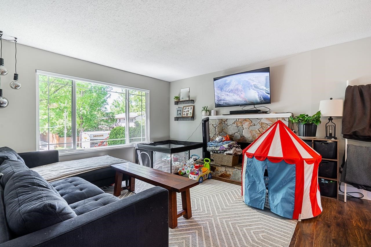 









17223


61b

Avenue,
Surrey,




BC
V3S 5M7

