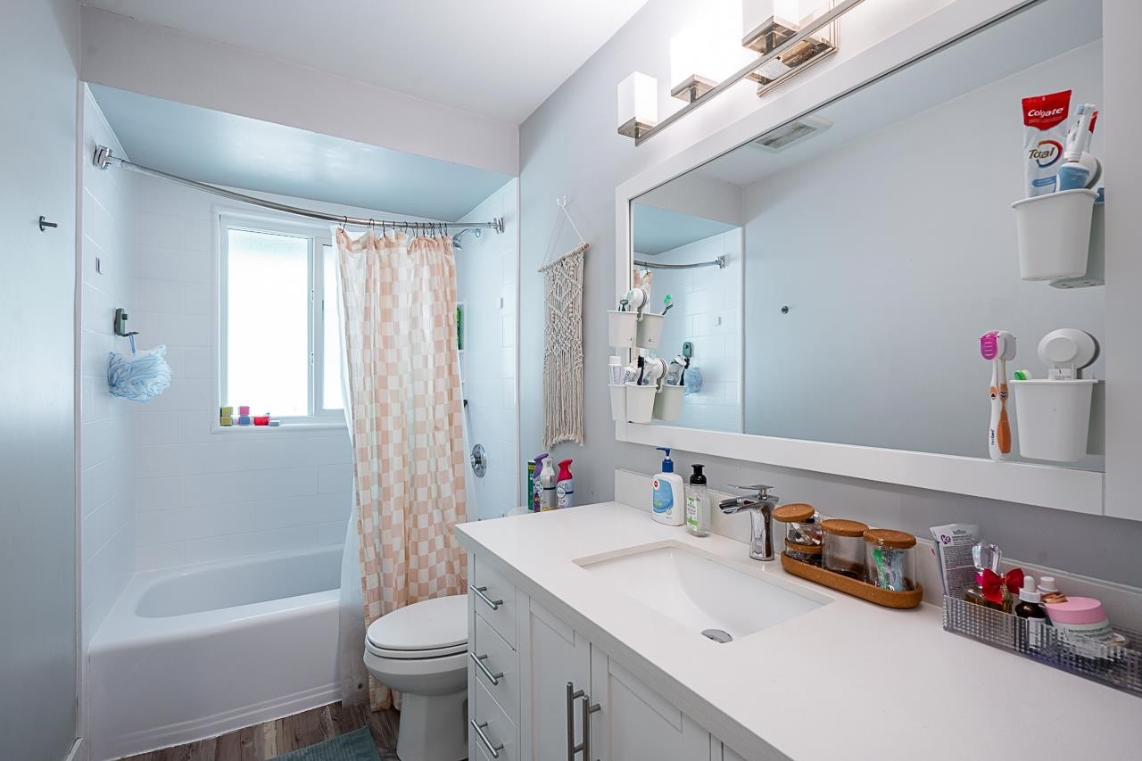 









17223


61b

Avenue,
Surrey,




BC
V3S 5M7

