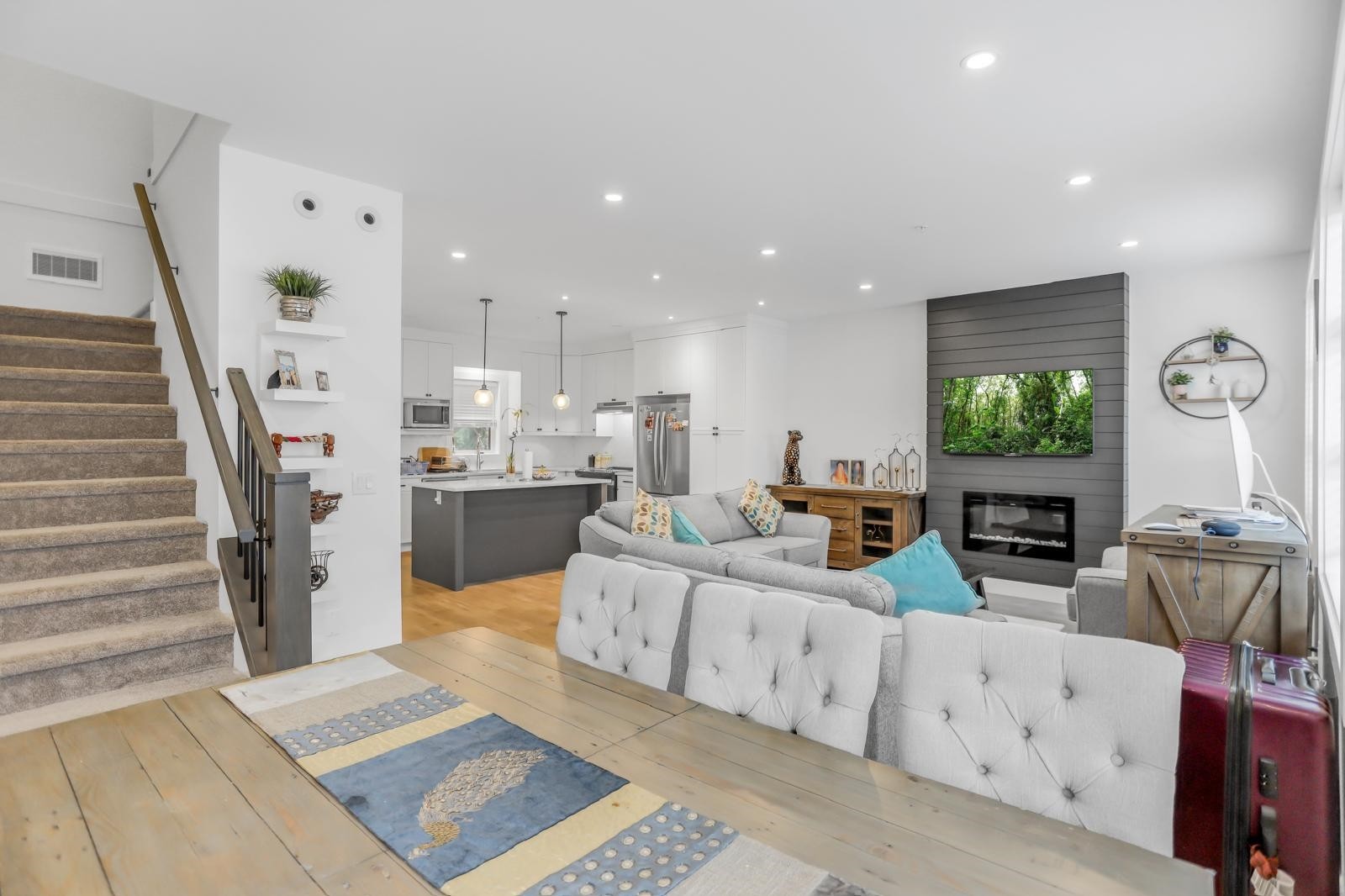 









32970


Tunbridge

Avenue, 2,
Mission,




BC
V2V 0J9

