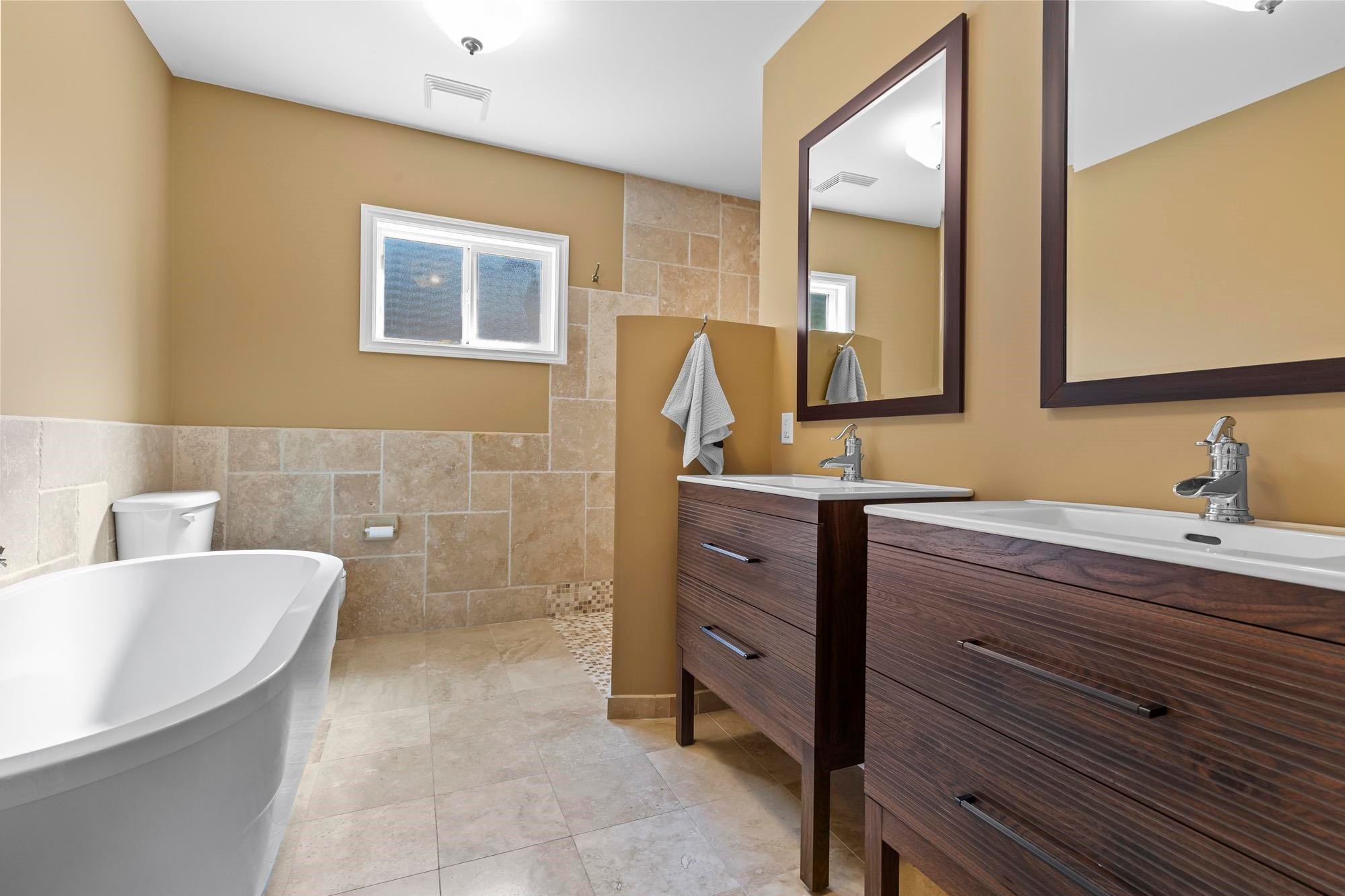 









34055


Ferndale

Avenue,
Mission,




BC
V2V 7G2

