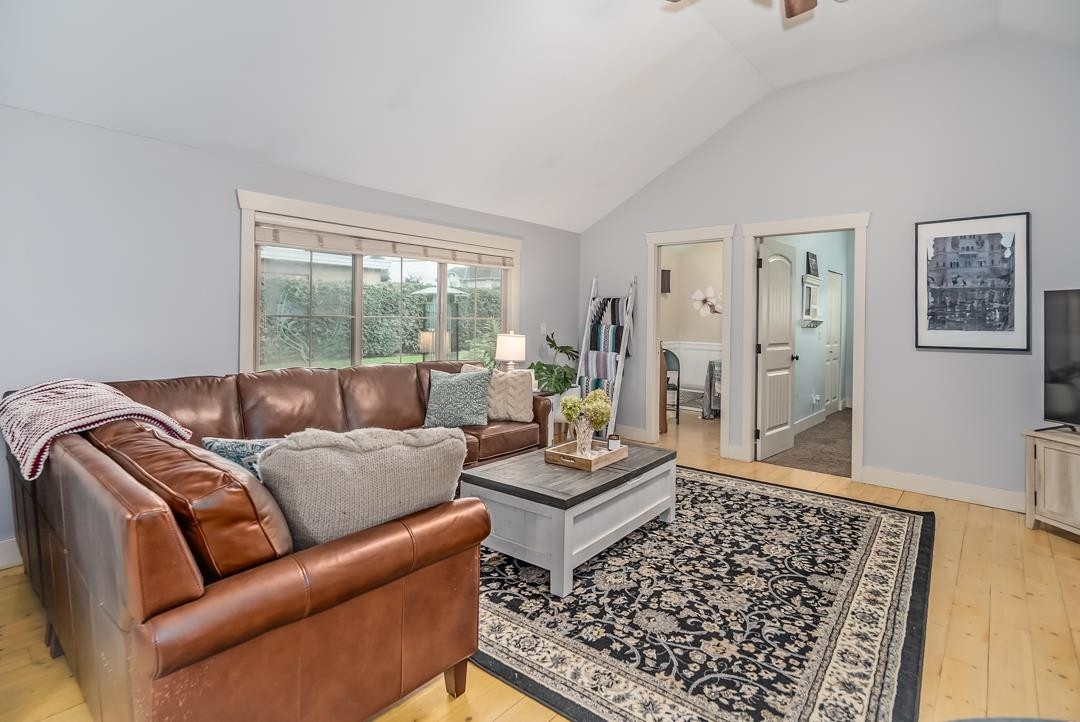 









5660


Riverside

Street,
Abbotsford,




BC
V4X 1T4

