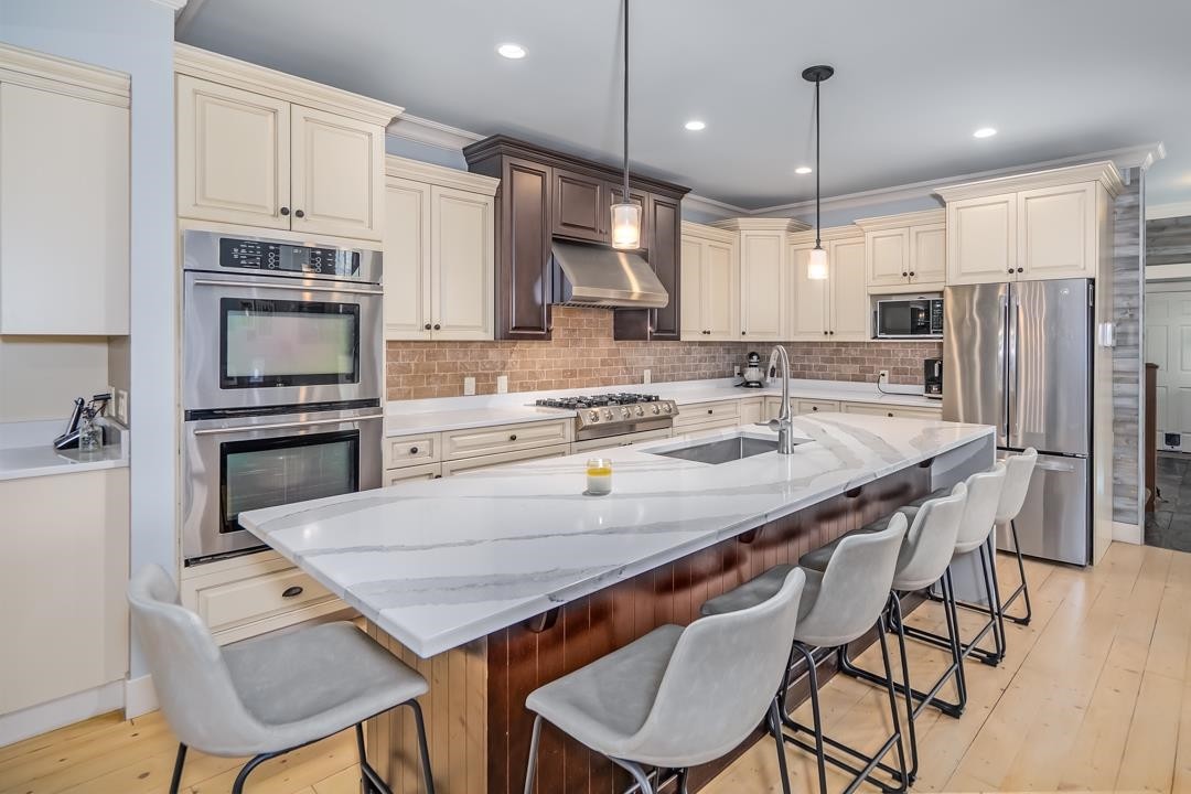 









5660


Riverside

Street,
Abbotsford,




BC
V4X 1T4

