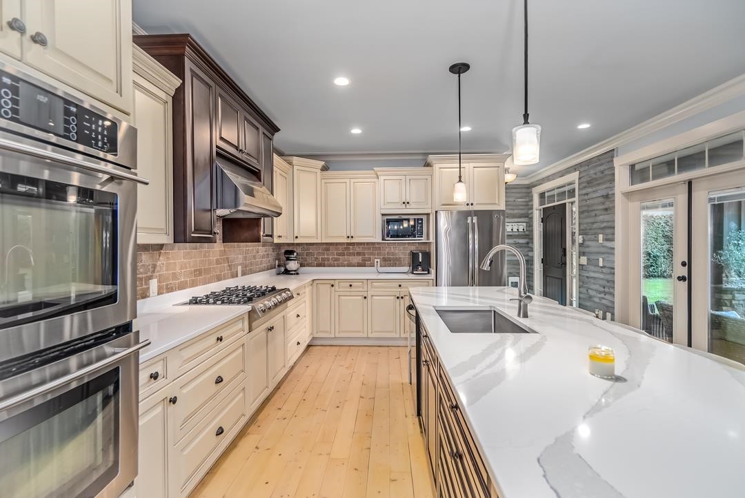 









5660


Riverside

Street,
Abbotsford,




BC
V4X 1T4

