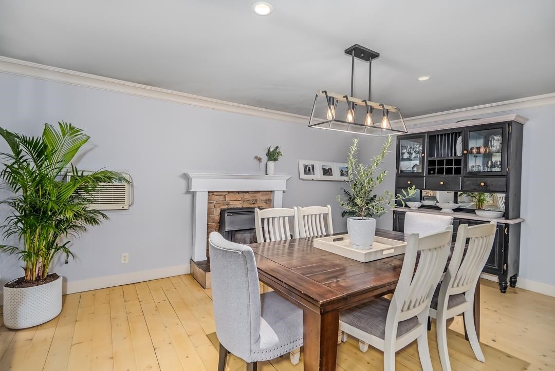 









5660


Riverside

Street,
Abbotsford,




BC
V4X 1T4

