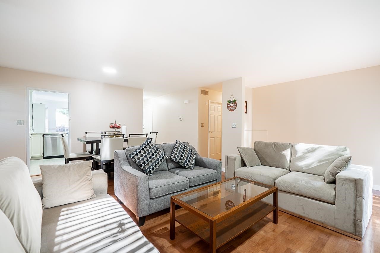 









6841


138

Street, 121,
Surrey,




BC
V3W 0A7

