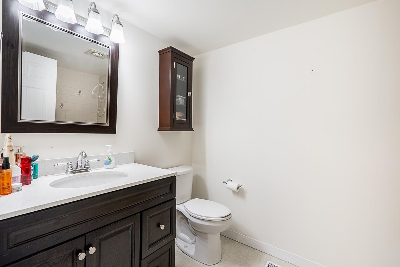 









6841


138

Street, 121,
Surrey,




BC
V3W 0A7

