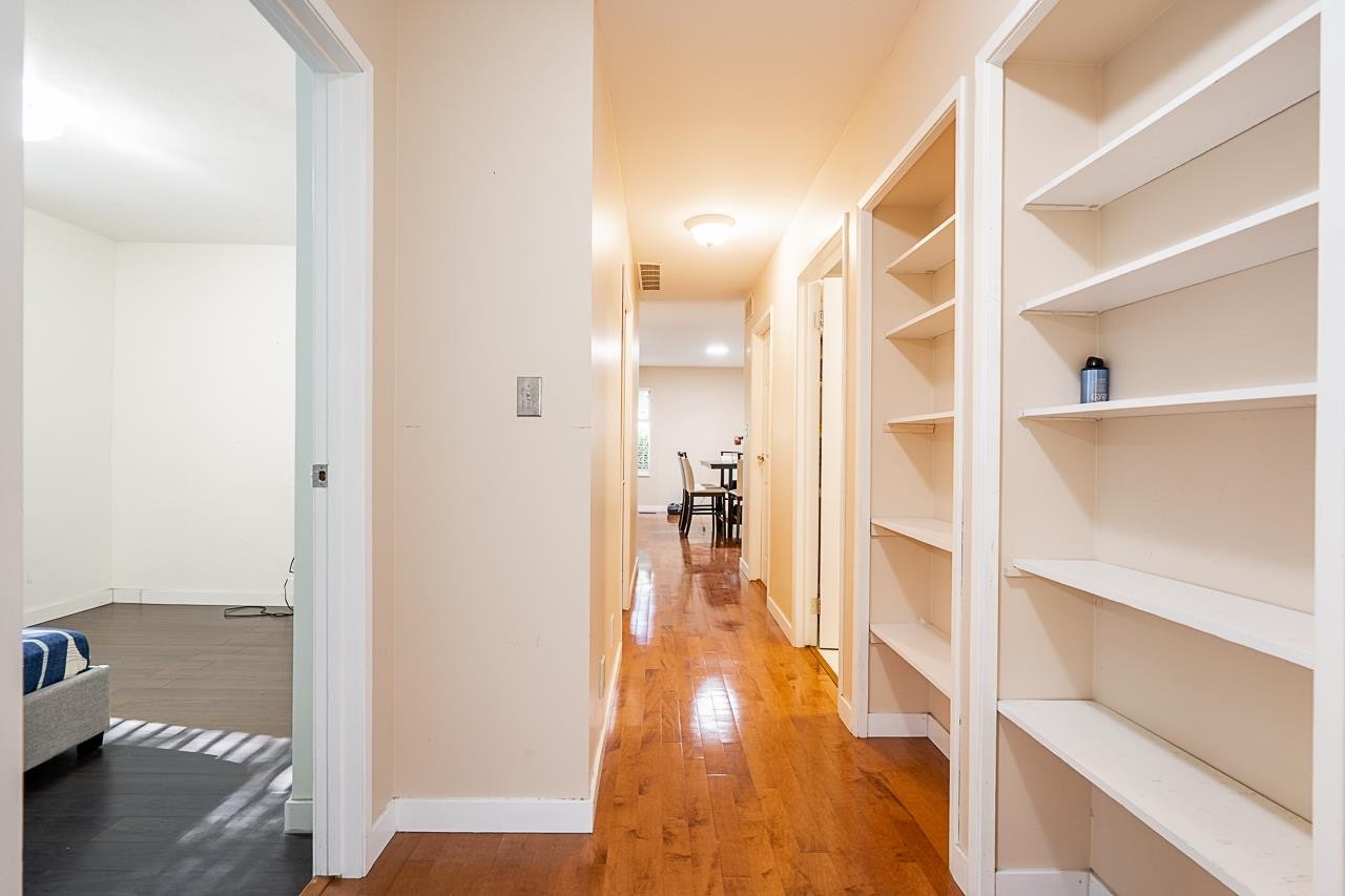 









6841


138

Street, 121,
Surrey,




BC
V3W 0A7

