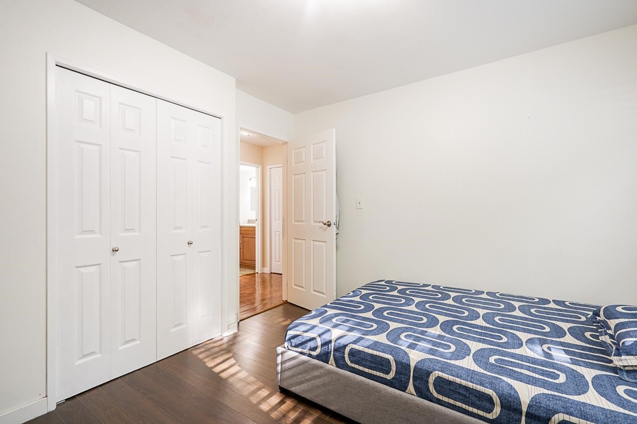 









6841


138

Street, 121,
Surrey,




BC
V3W 0A7

