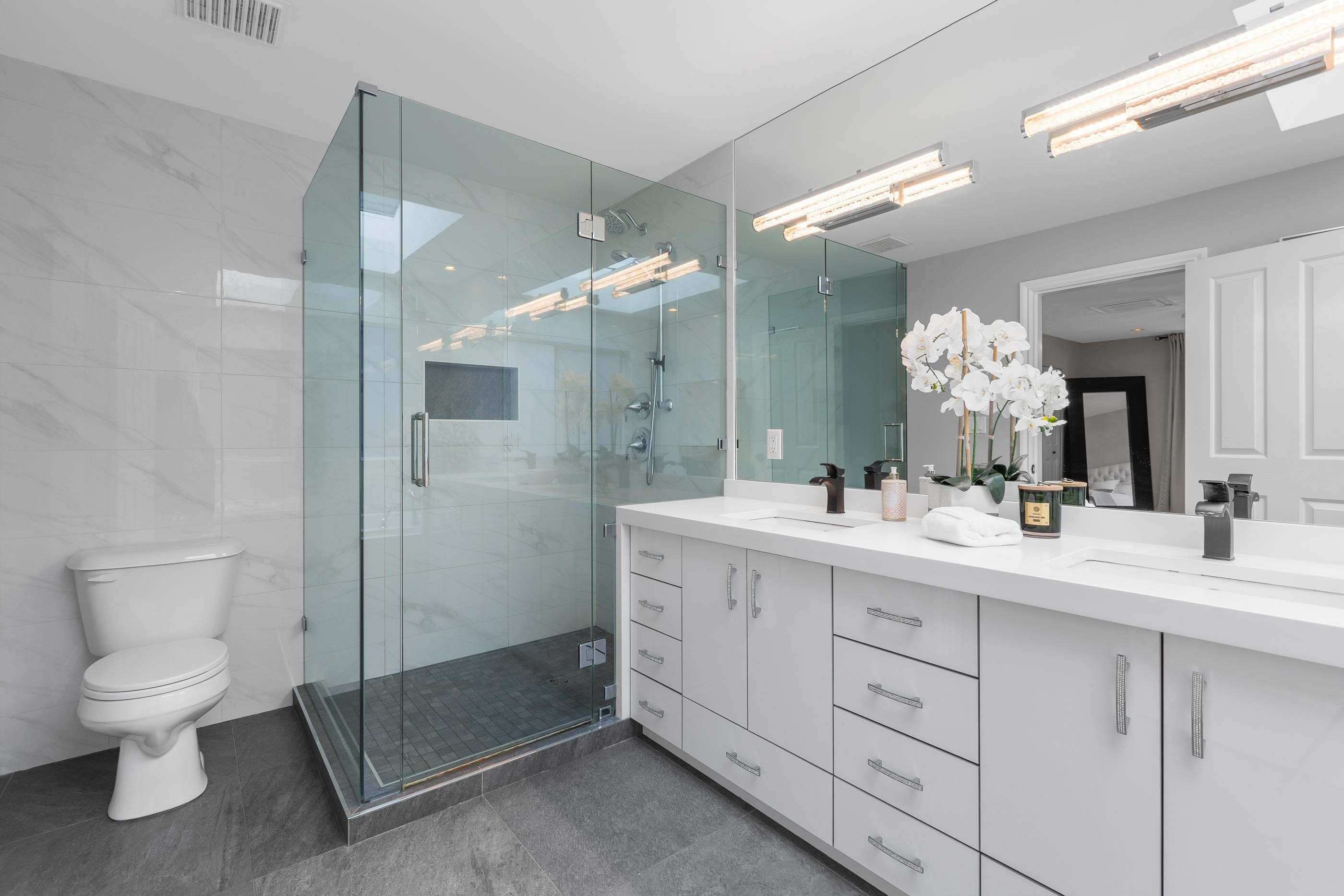 









1170


Dolphin

Street,
White Rock,




BC
V4B 4G8

