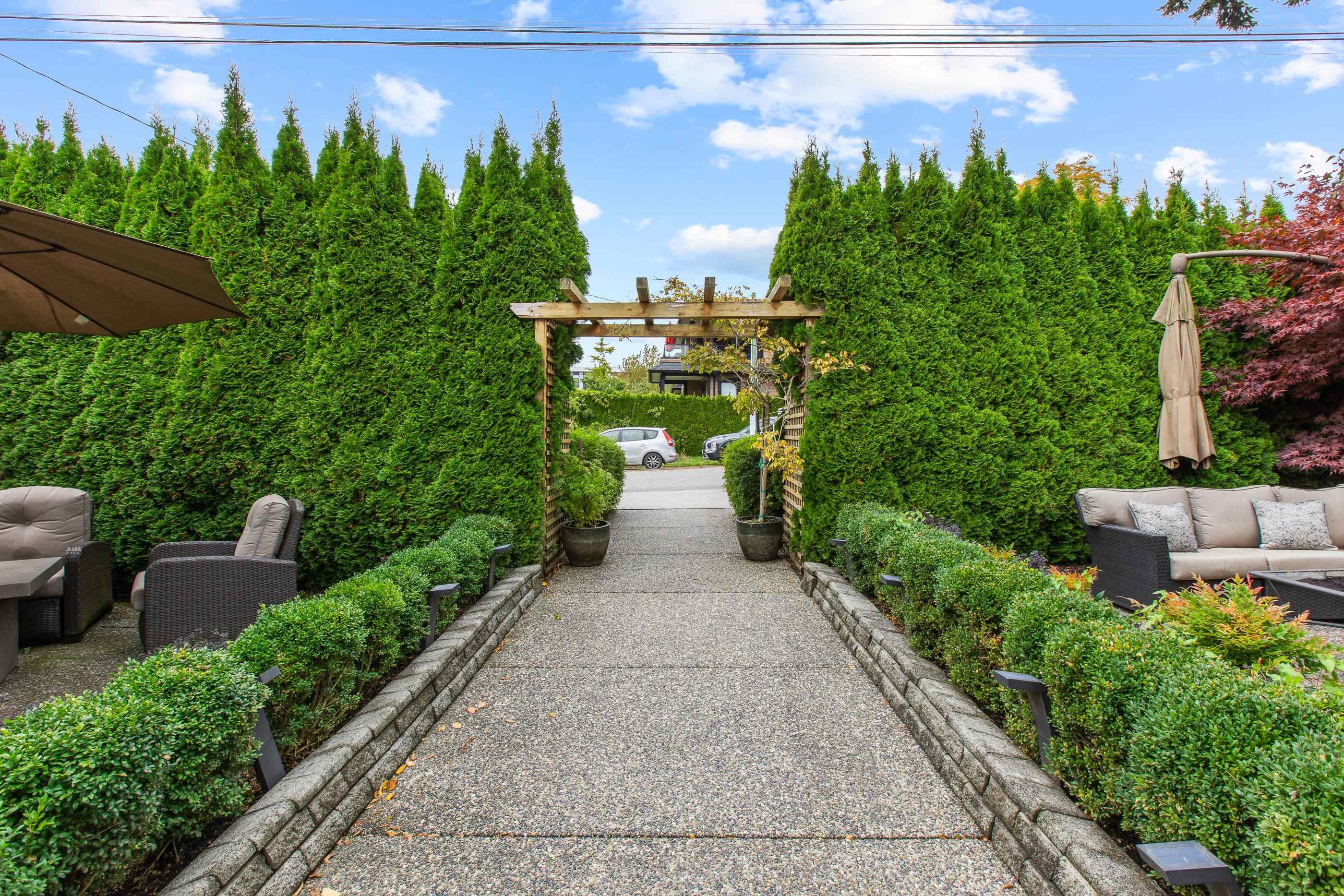 









1170


Dolphin

Street,
White Rock,




BC
V4B 4G8

