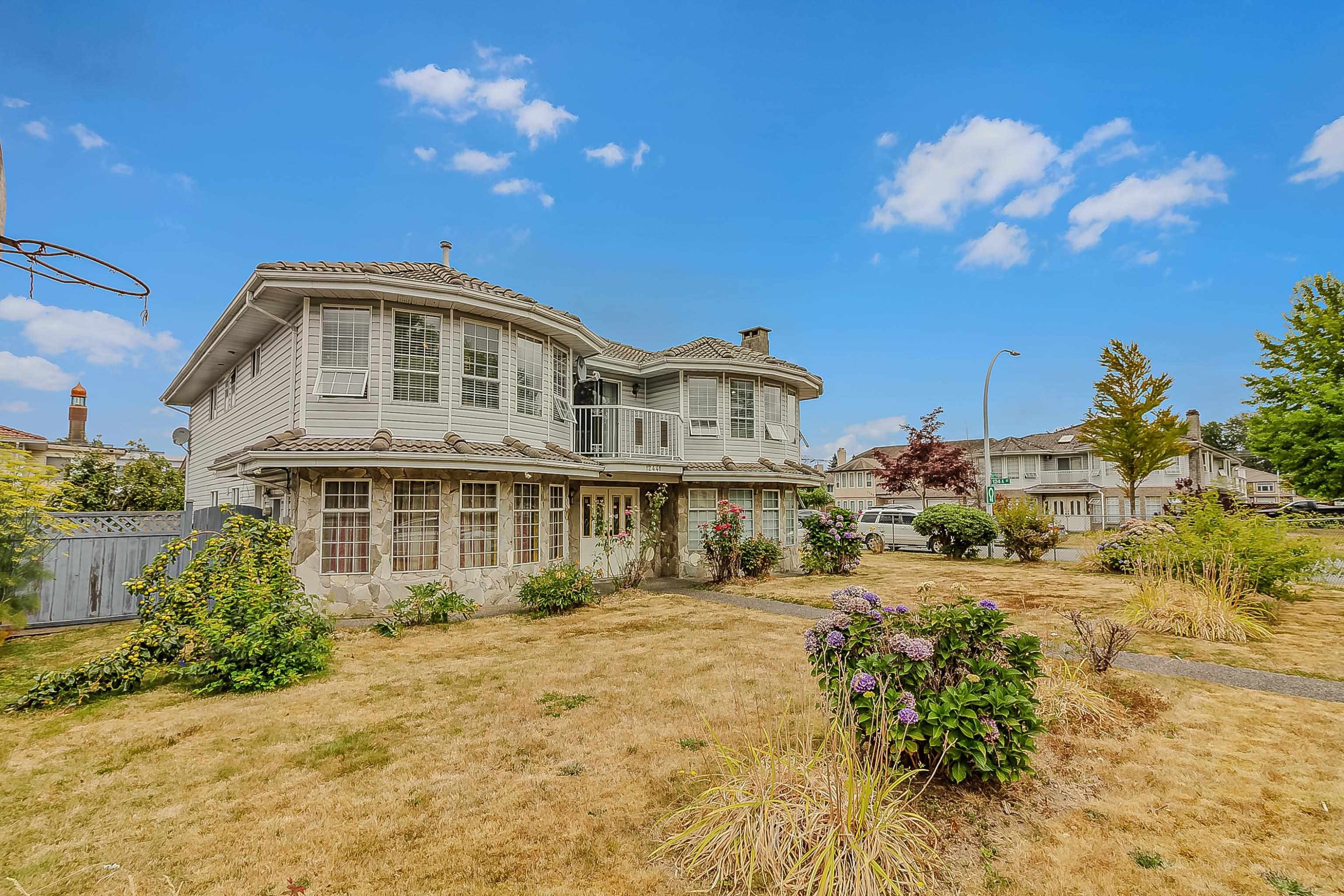 









12441


71a

Avenue,
Surrey,




BC
V3W 0P7

