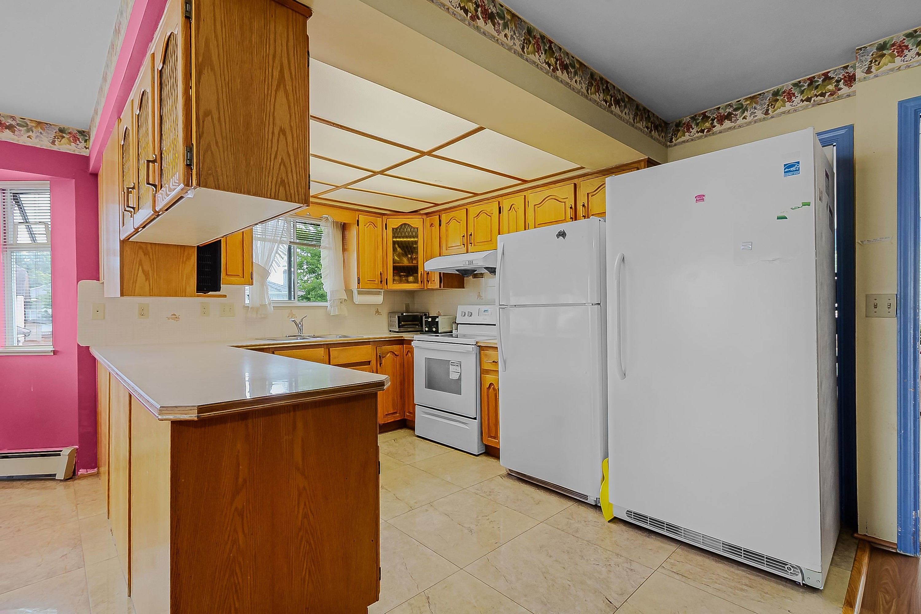 









12441


71a

Avenue,
Surrey,




BC
V3W 0P7

