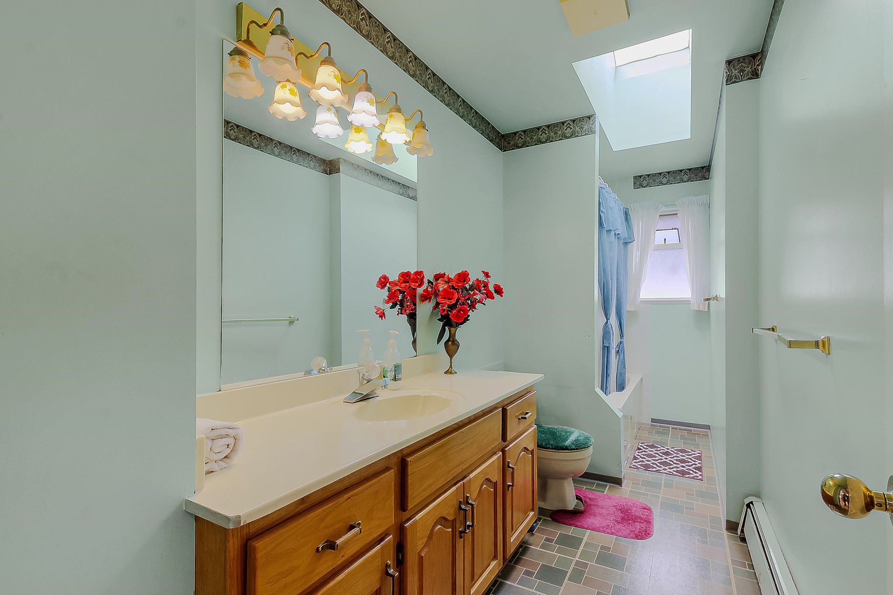 









12441


71a

Avenue,
Surrey,




BC
V3W 0P7

