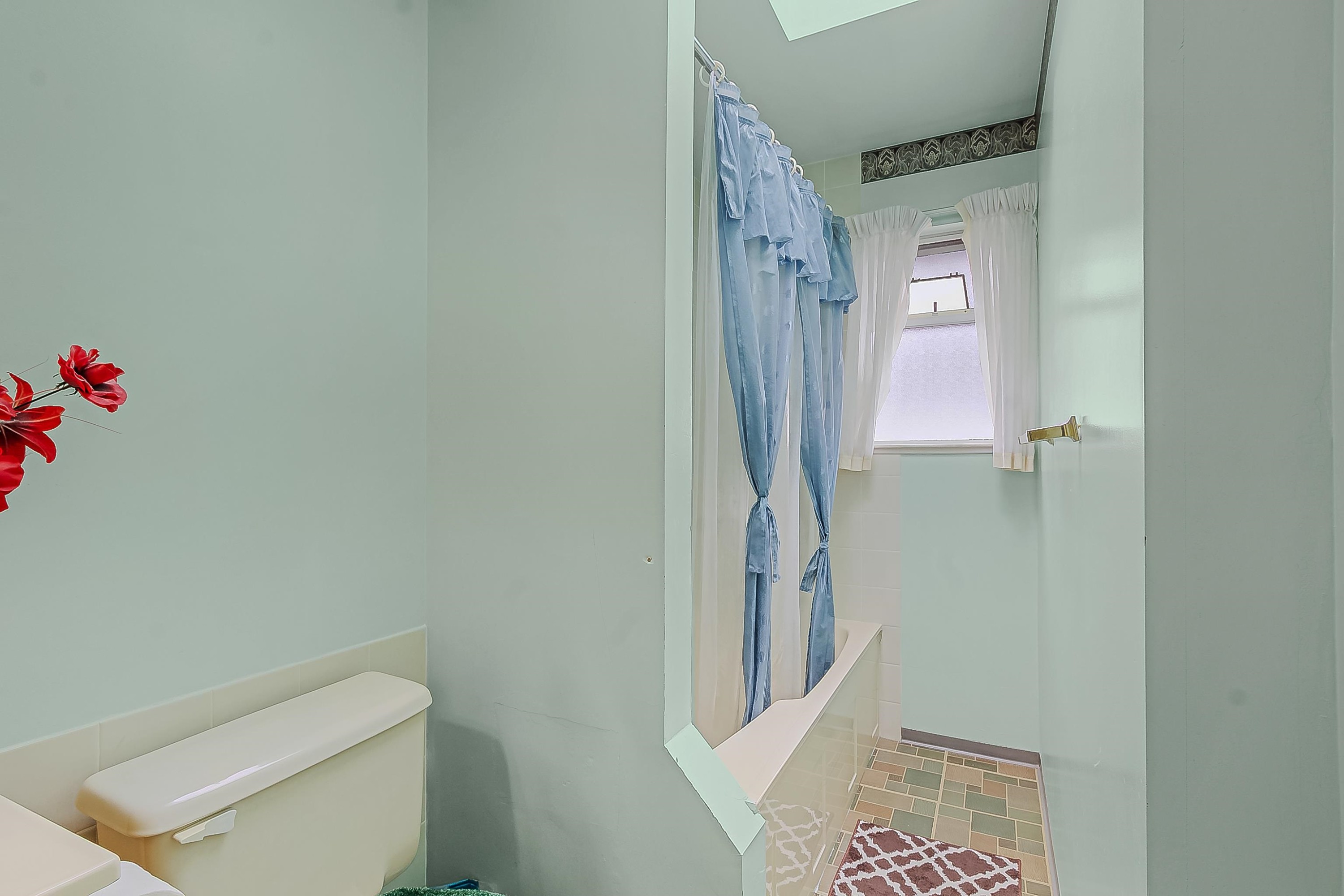 









12441


71a

Avenue,
Surrey,




BC
V3W 0P7

